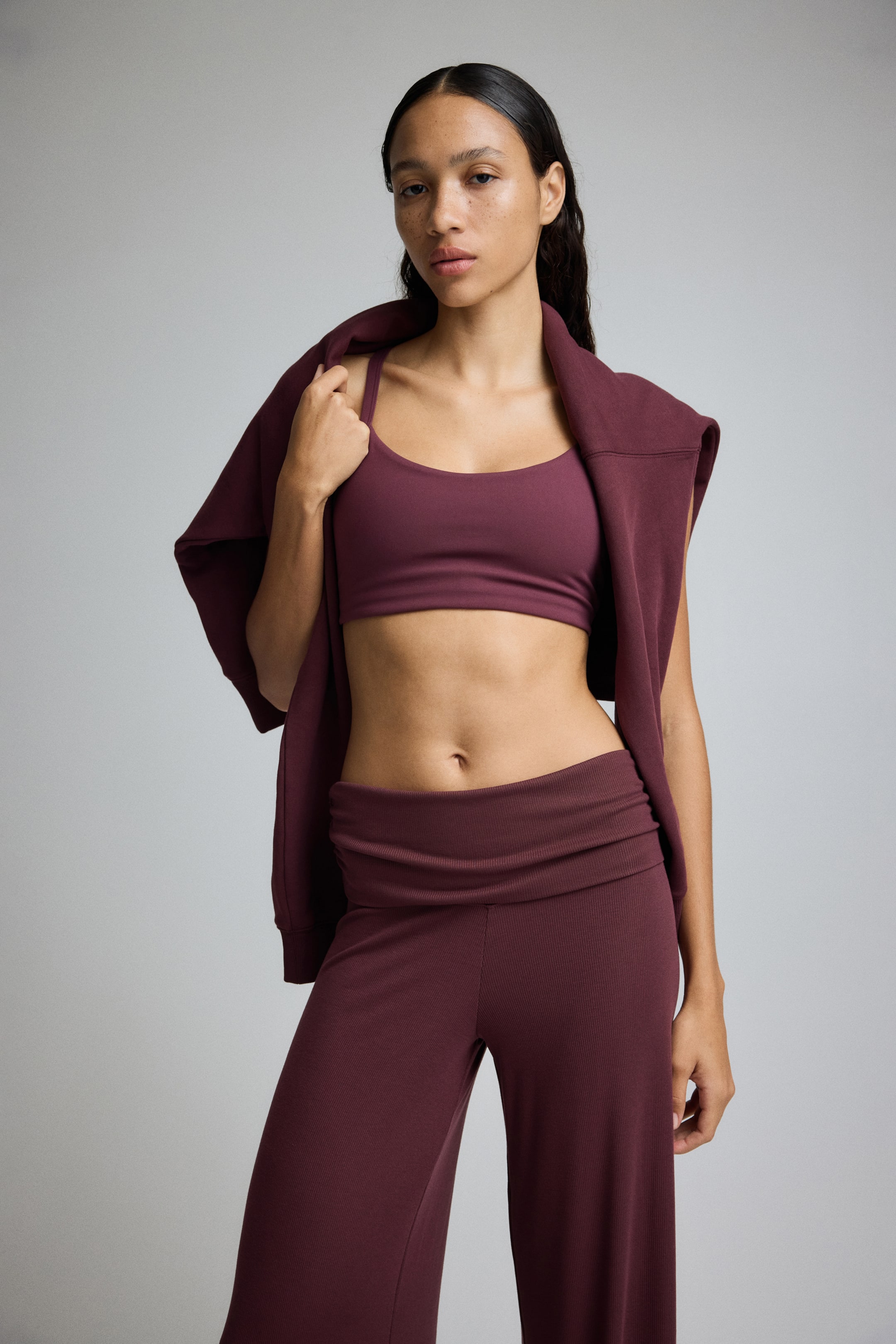 Ampliar la imagen: Pantalón deportivo con pretina plegable - Borgoña claro - Ladies | H&M MX 2