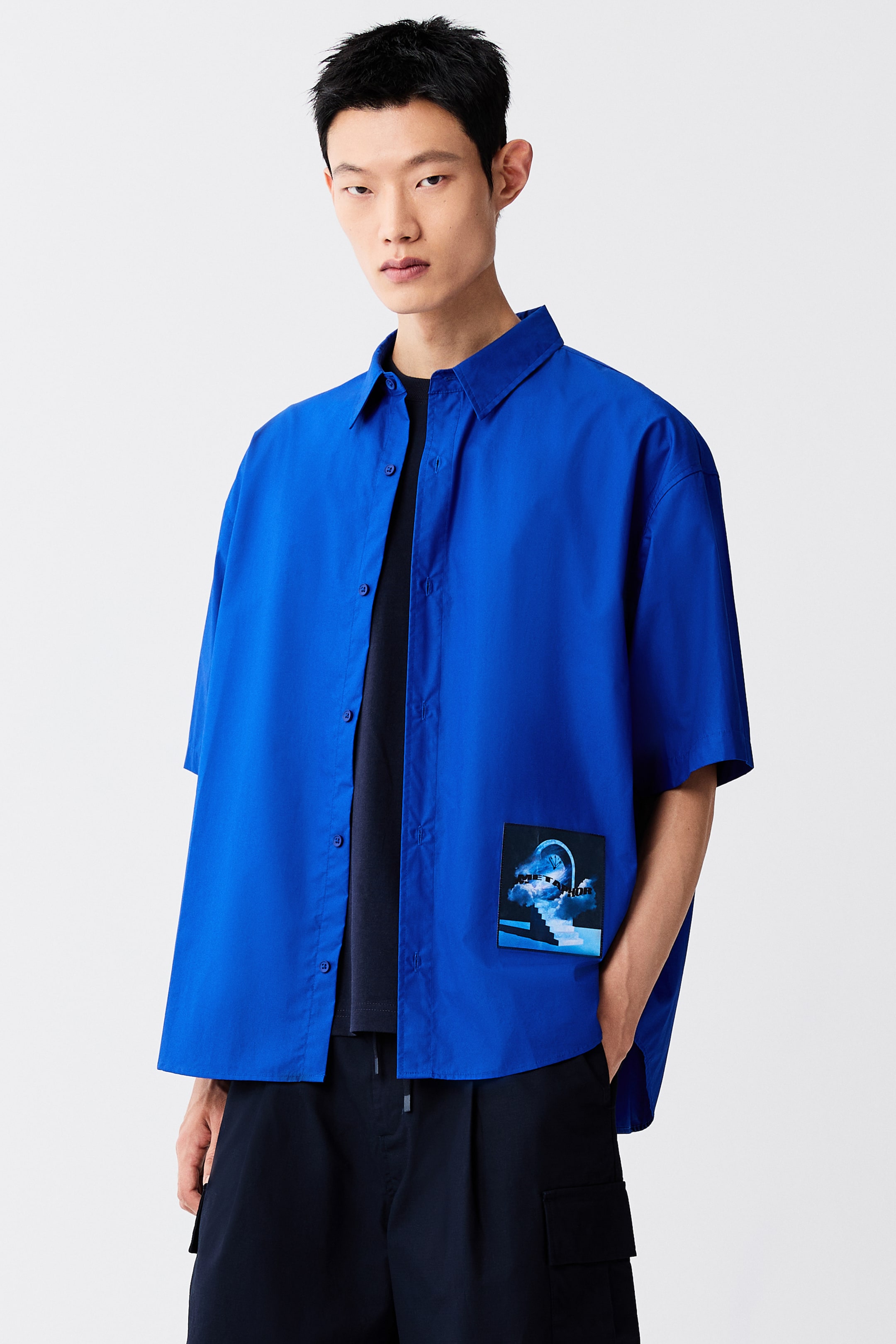이미지 확대 보기: 프린트 코튼 셔츠 루즈핏 - 브라이트 블루/Metaphor - Men | H&M KR 1