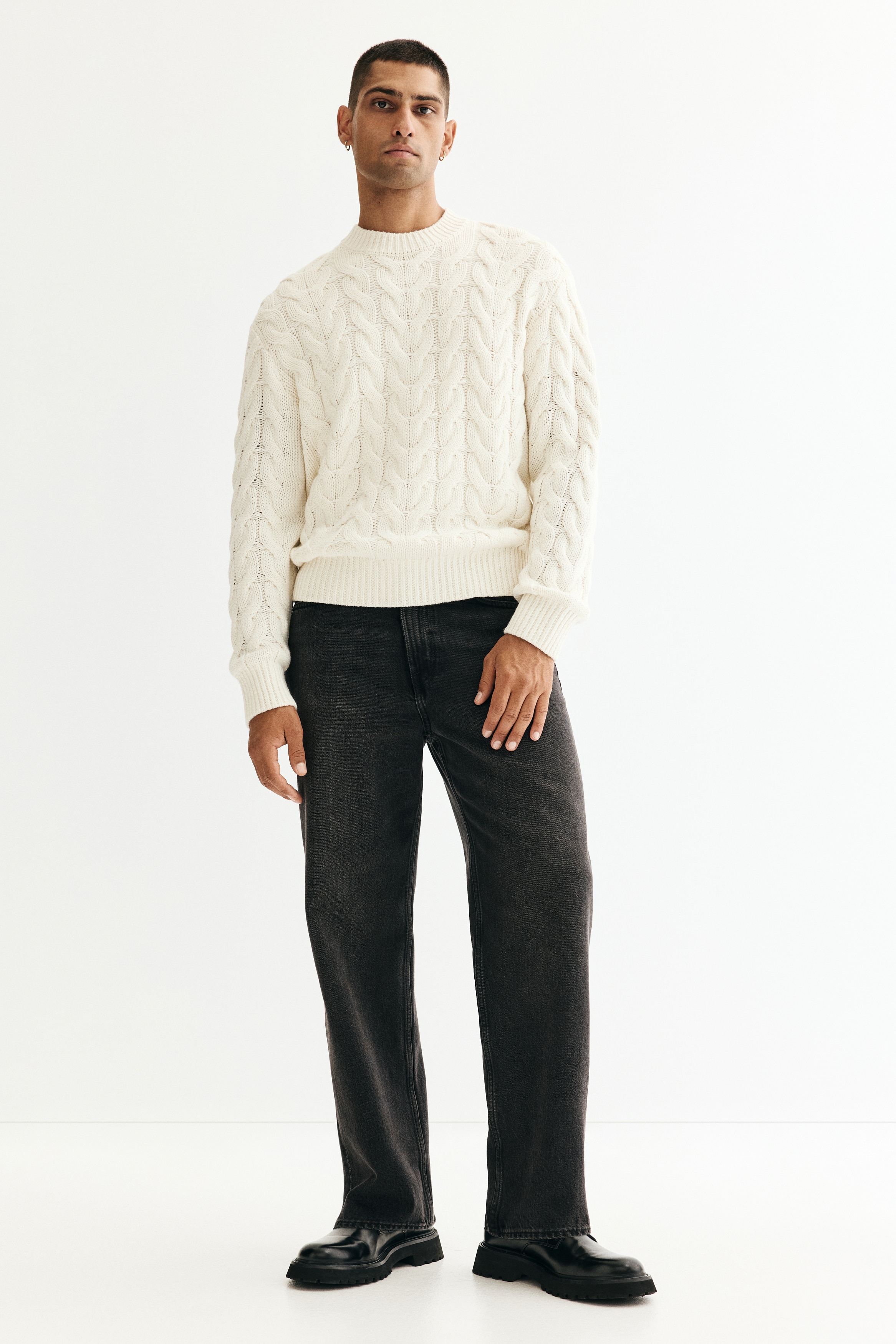 ルーズフィット ケーブルニットセーター - ホワイト | H&M JP
