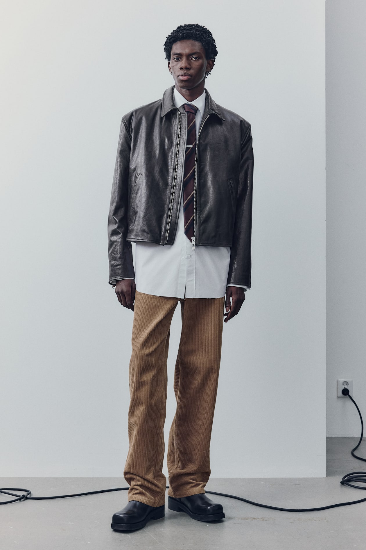 Veste boxy de style motard en cuir - Marron - HOMME | H&M FR