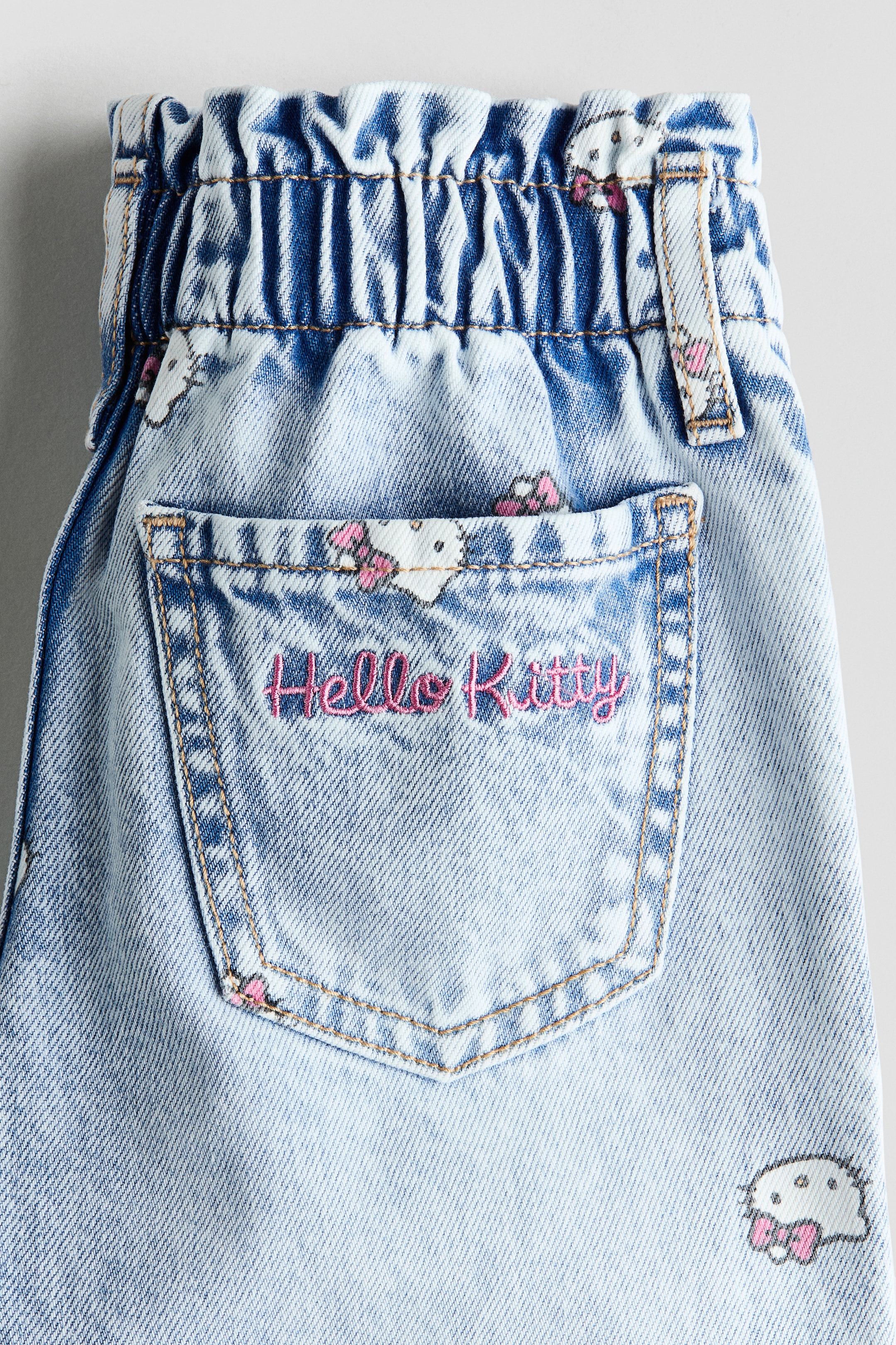 Wide-Leg Jeans with Motif