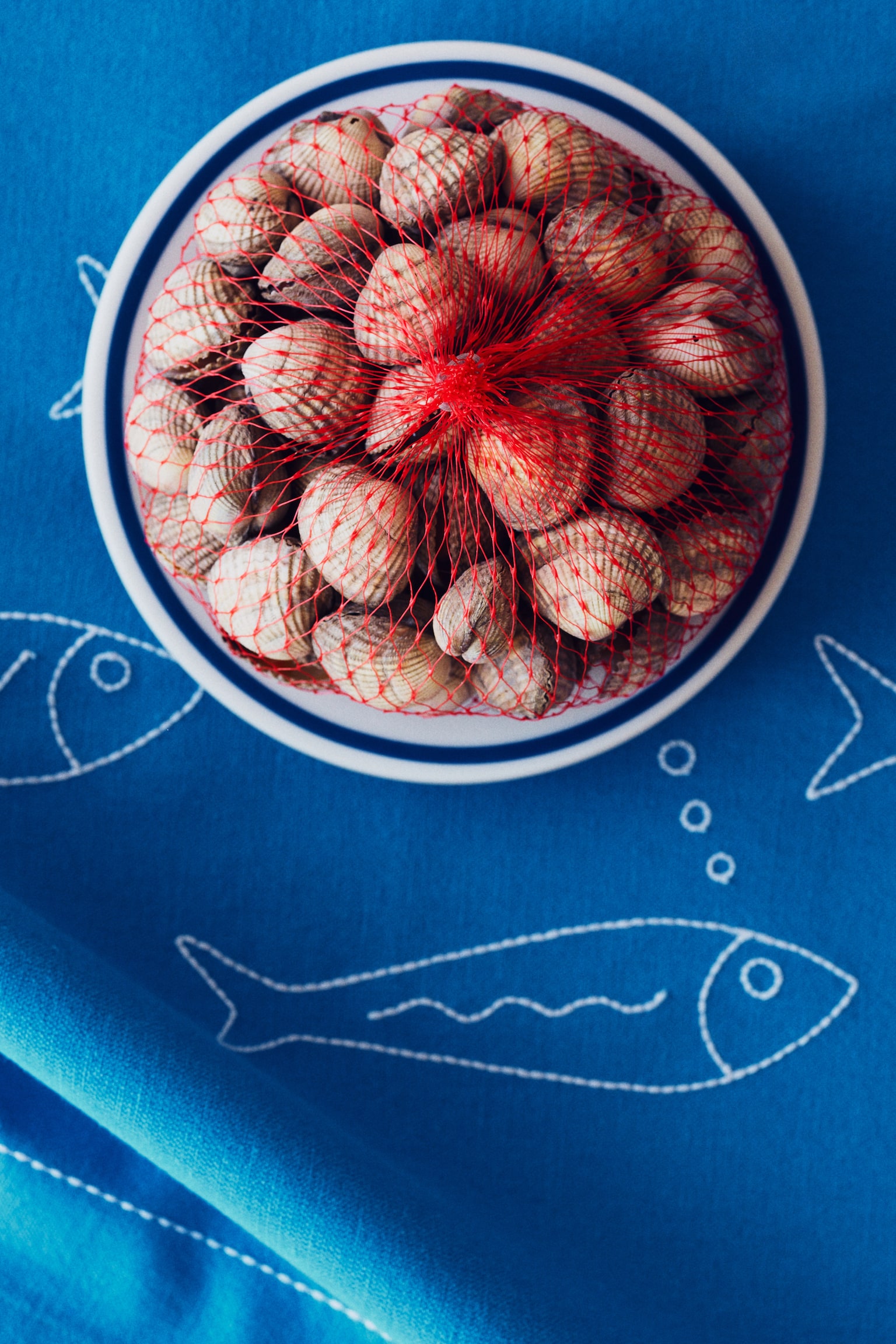 Traversă de masă cu in și motive brodate - Albastru/pești/Alb/crabi - 2