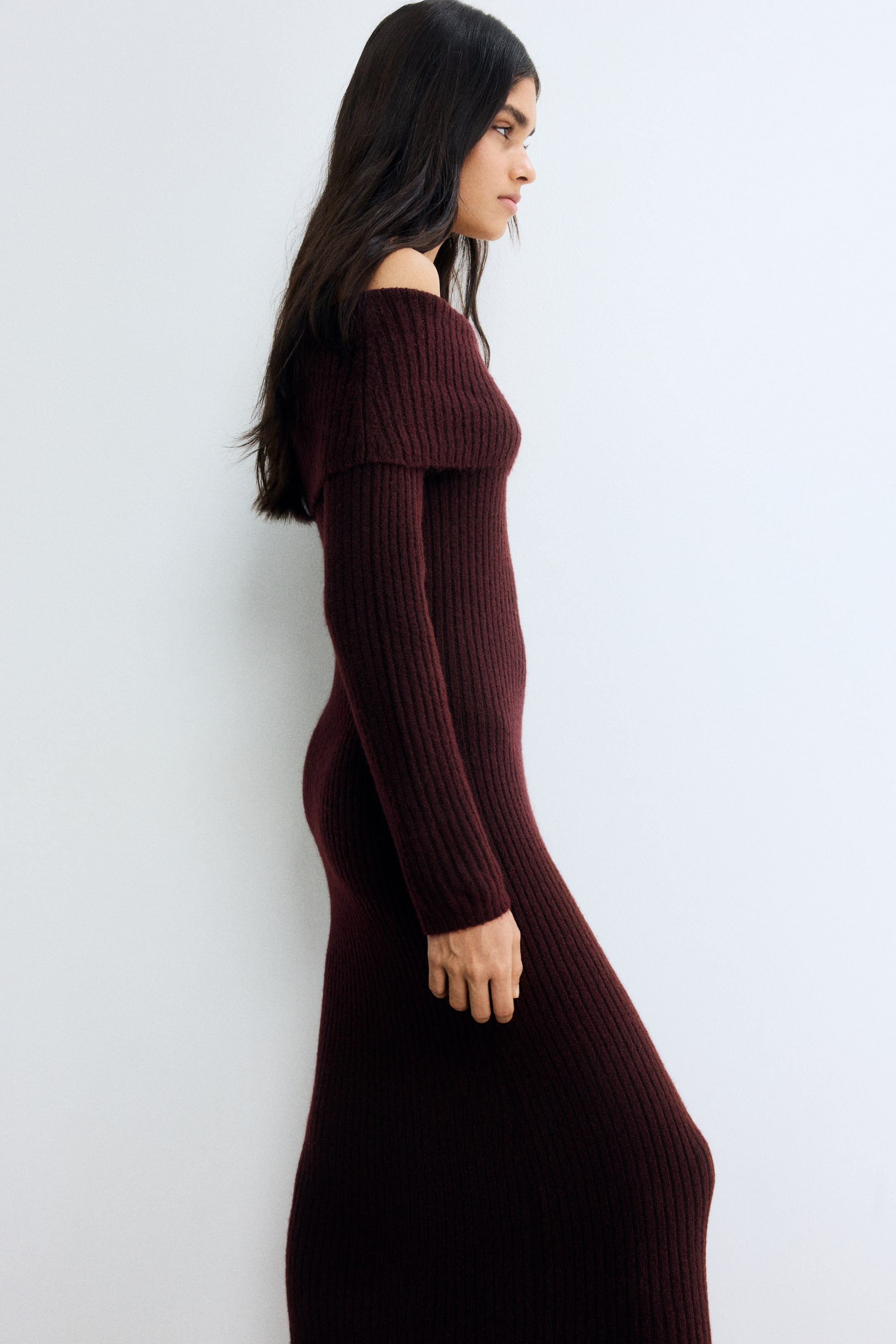 View larger image: Rib-knit off-the-shoulder dress - Burgundy - Ladies | H&M GB 2