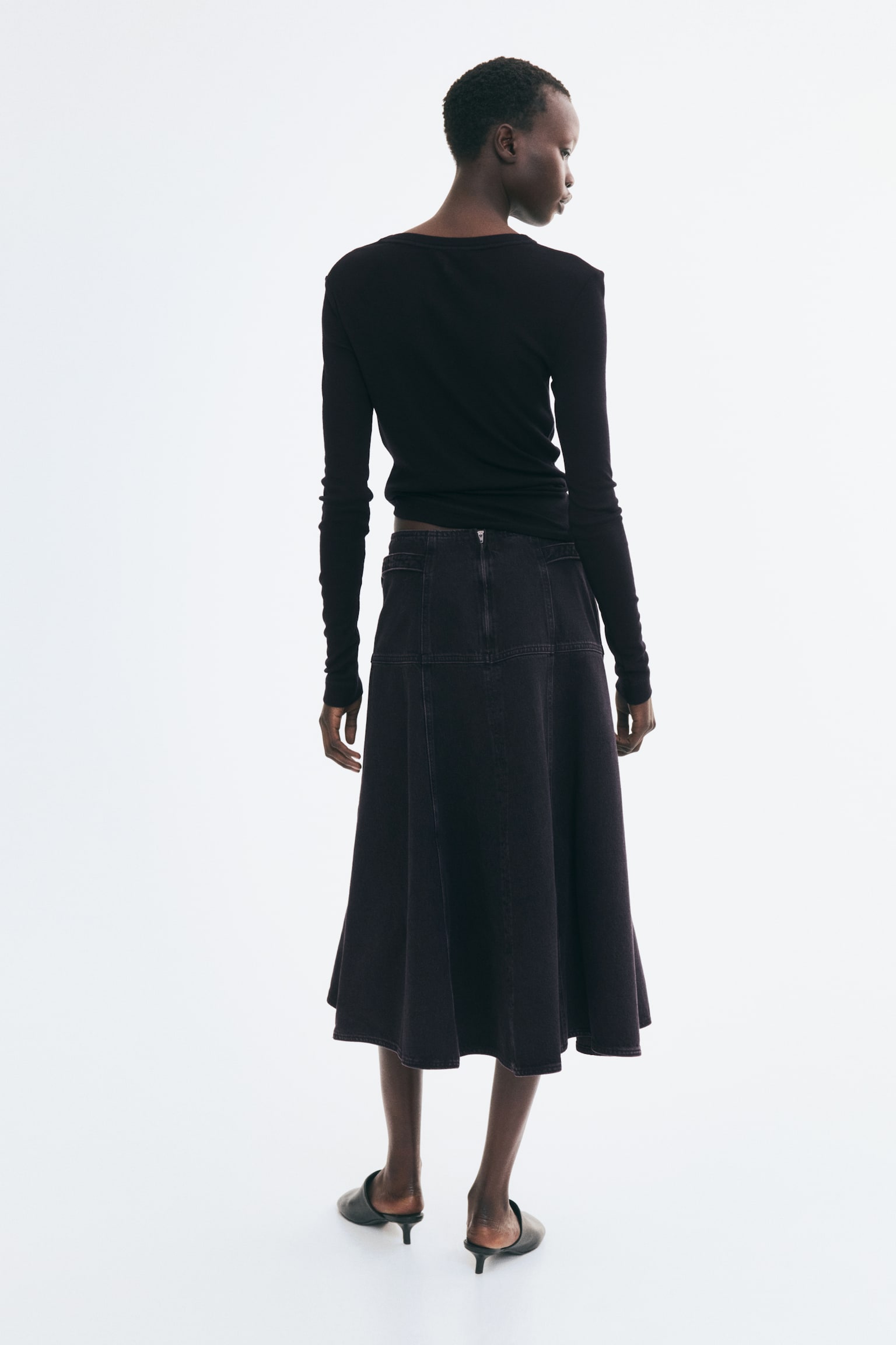 Женская юбка H&M Flared Denim Skirt, цвет: Джинсовый чёрный — фото 5