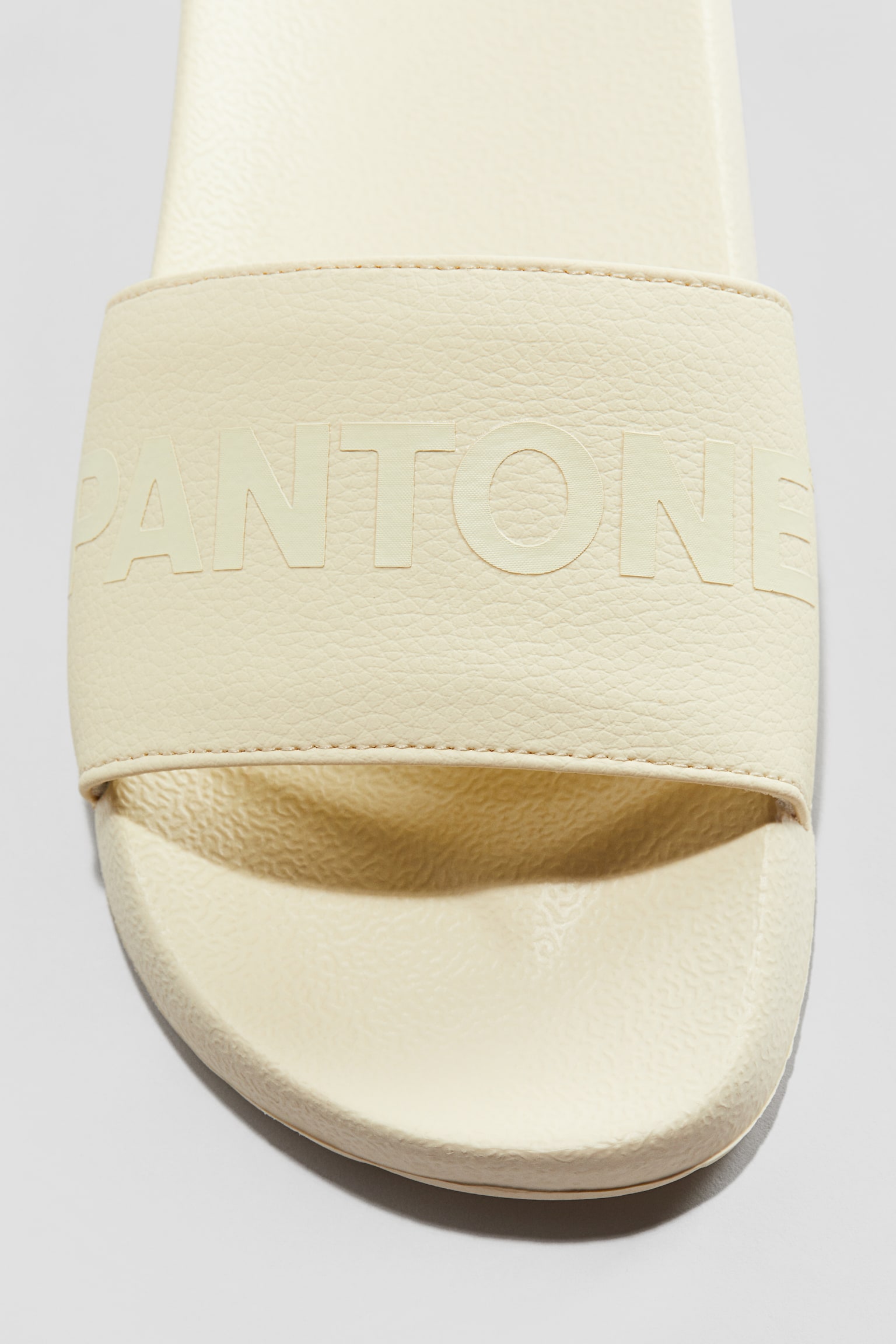 Embossed pool slides - Light yellow - 4