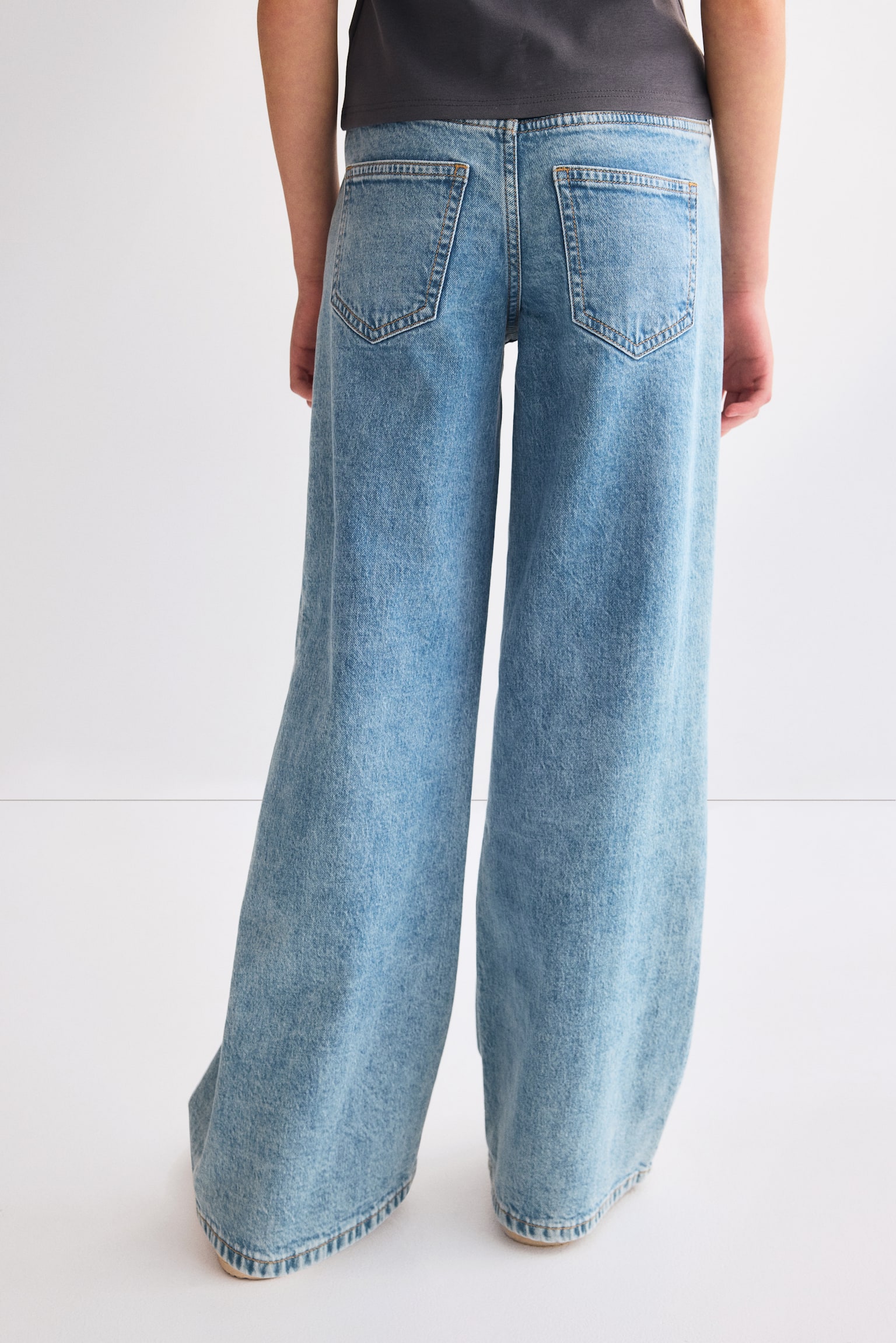 Wide Leg Low Jeans - 5