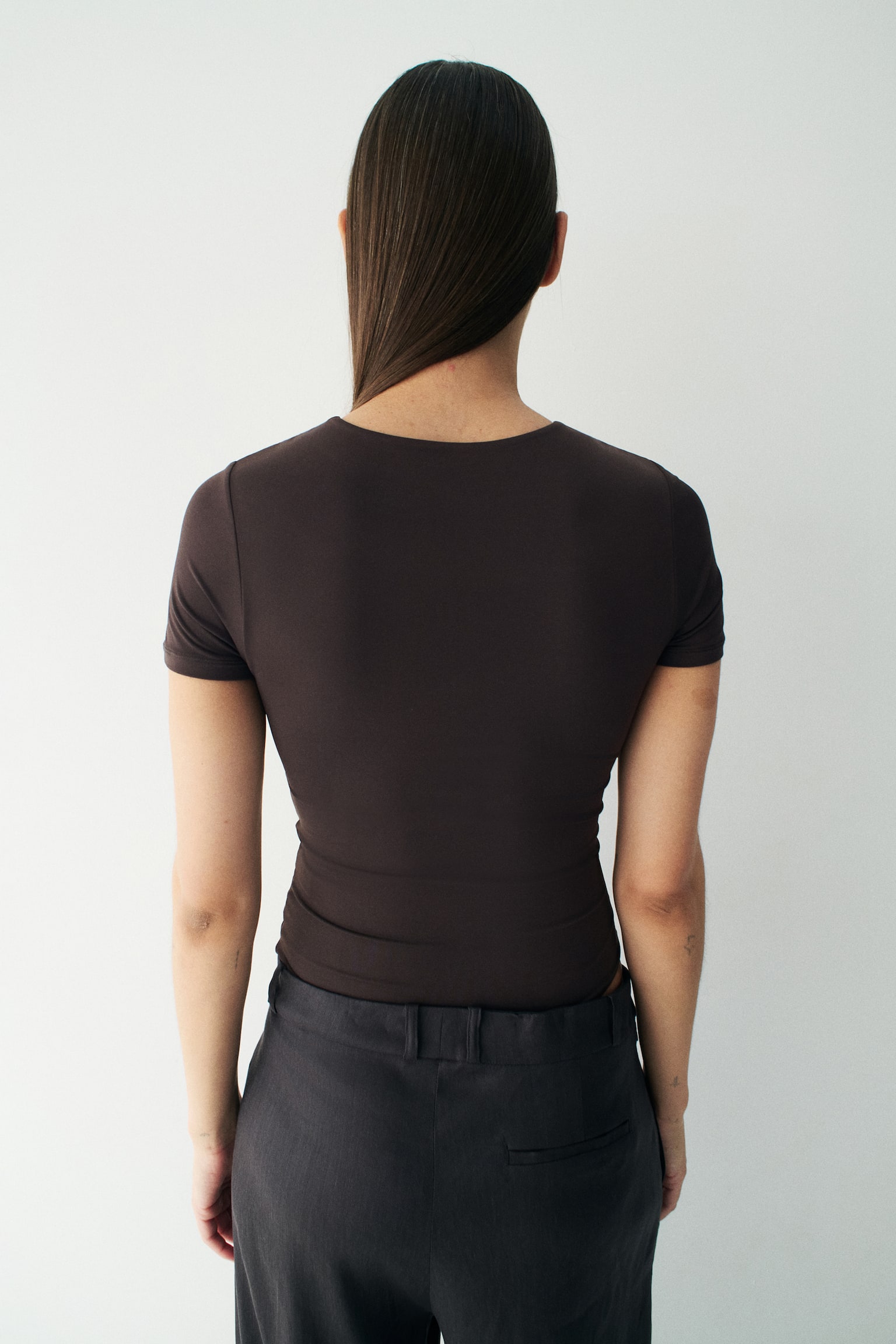 Боди Sculpting Short-Sleeved, стринги — H&M, цвет: Тёмный коричневый — фото 4