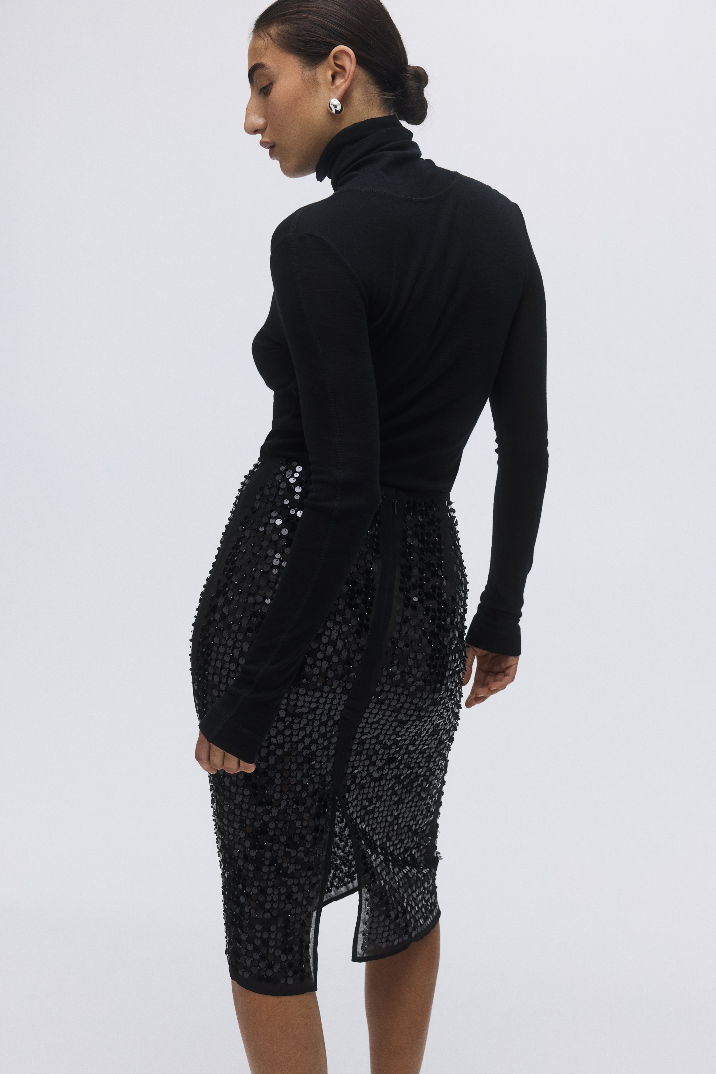 Sequined pencil skirt