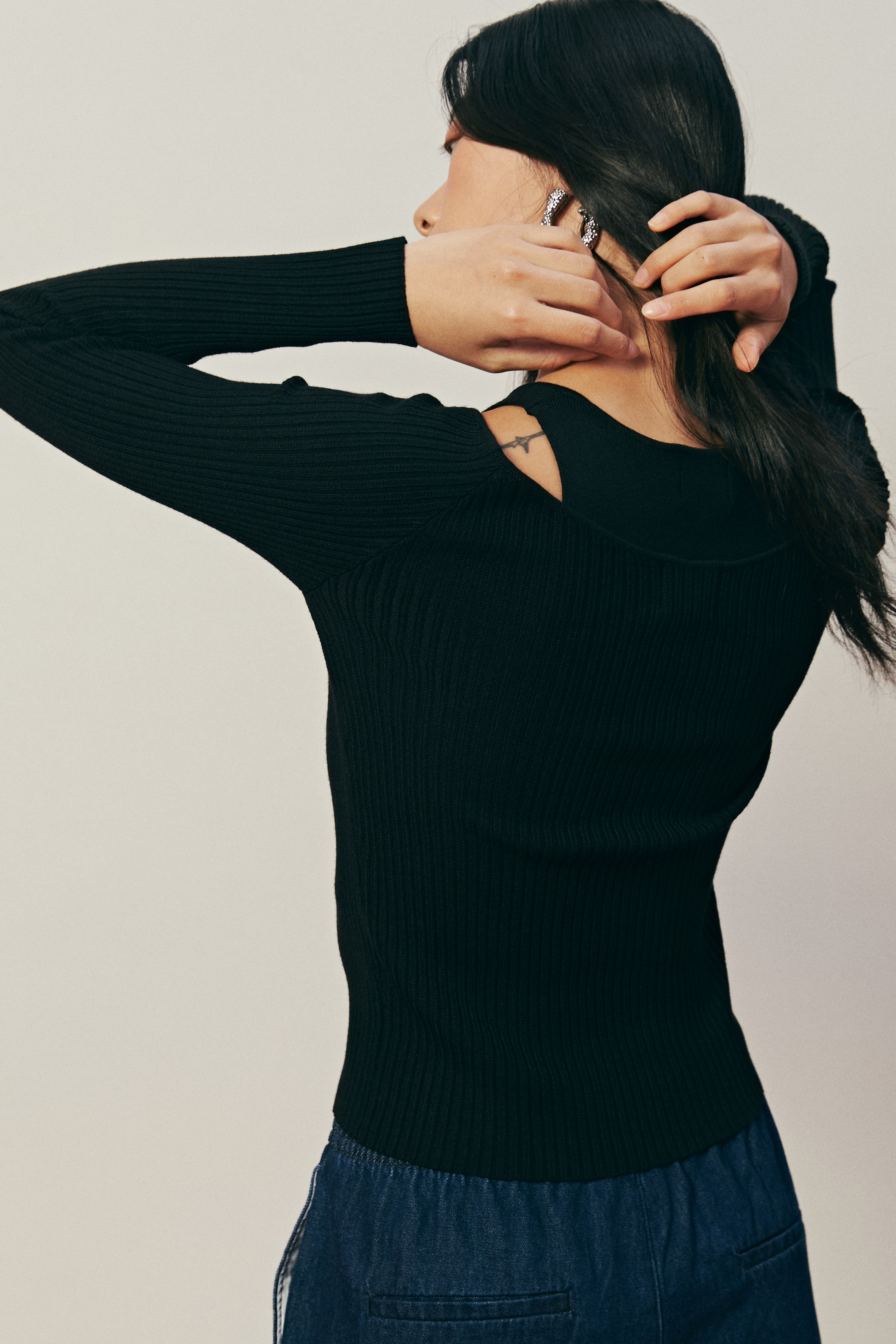 이미지 확대 보기: 리브니트 탑 - 블랙 - 여성 | H&M KR 2