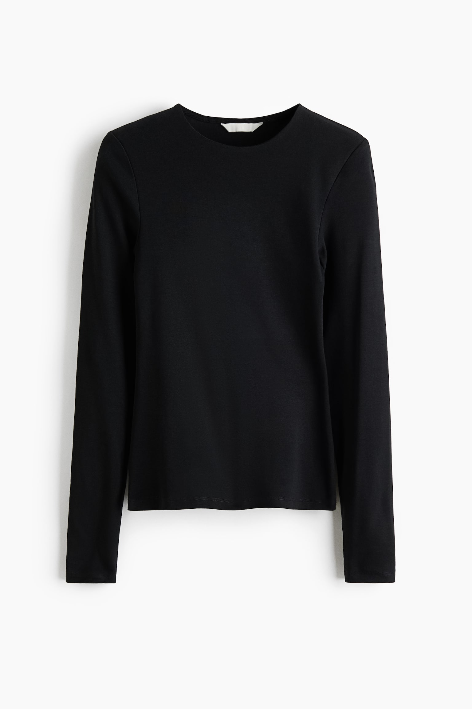 Un haut noir Ã  manches longues prÃ©sente une silhouette ajustÃ©e de face, avec un col ras du cou classique, des manches longues Ã©troites et un ourlet droit.