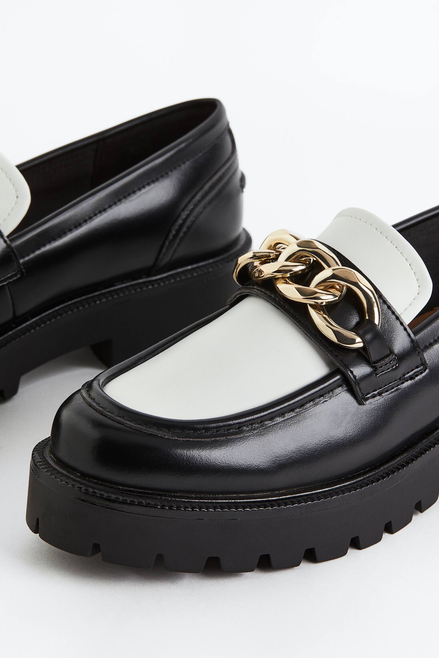 Chain Detail Loafers - Black - 3