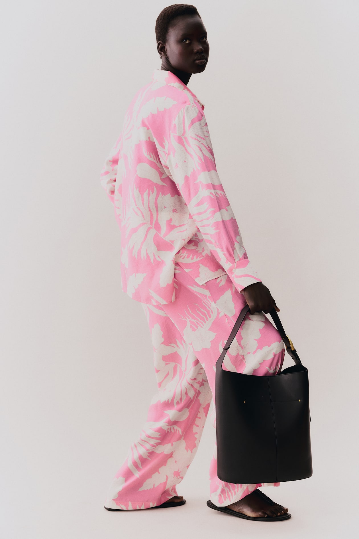 Loose-Fit Drawstring Pants - image 3