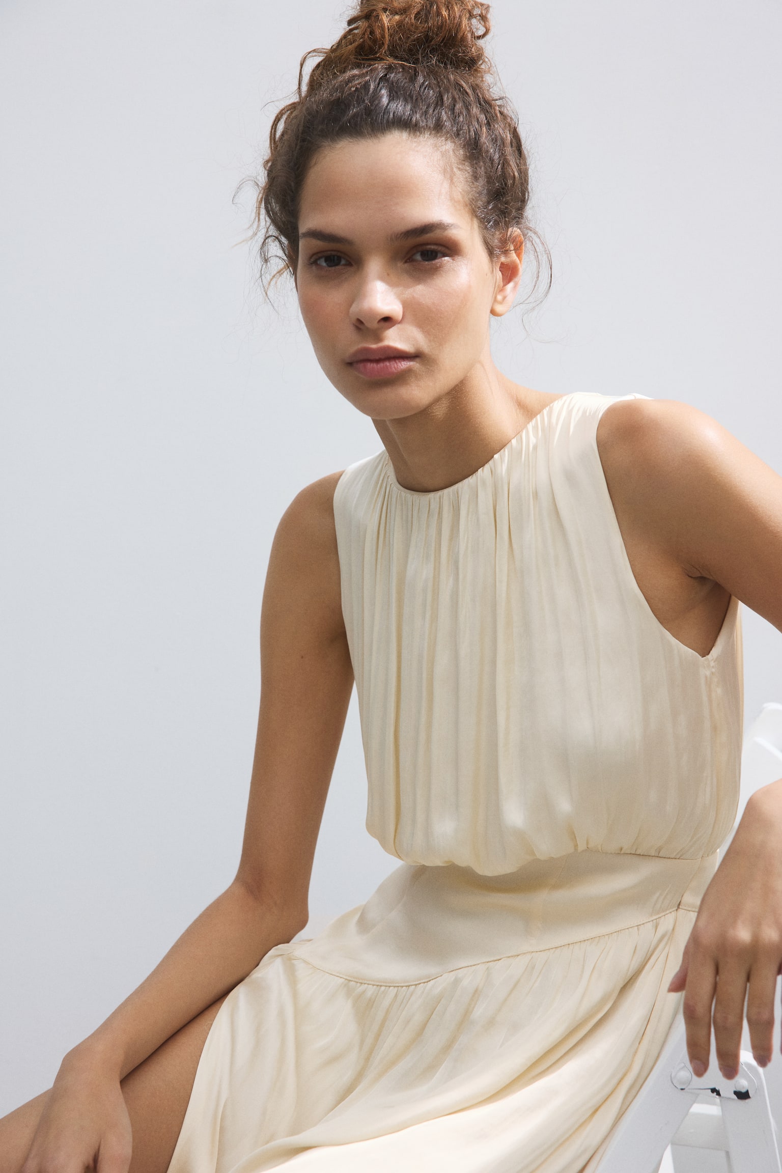 Gathered satin dress - 3