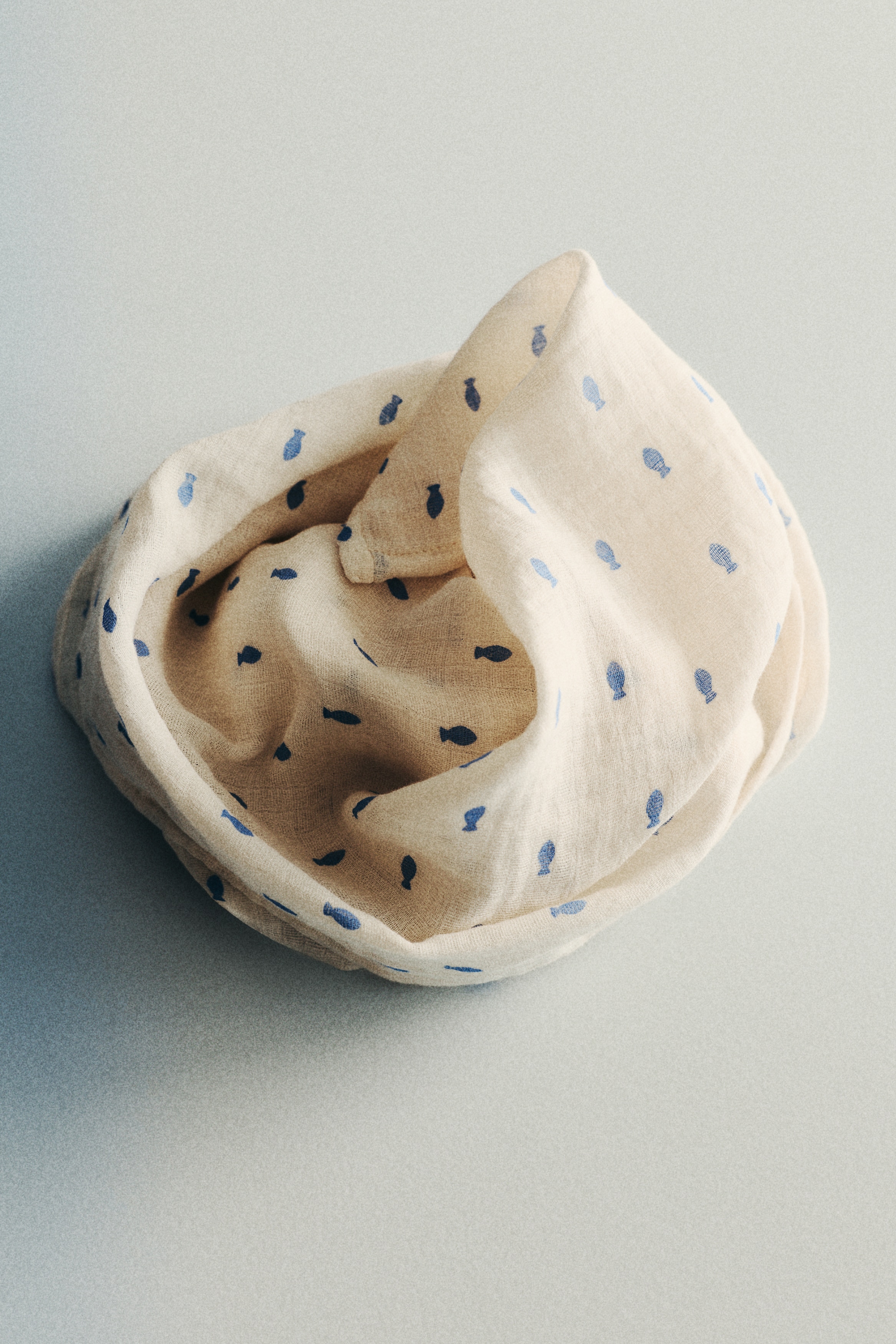 Babyteppe i musselin - Lys beige/Fisk/Hvit/Valper/Hvit/Stjerner/Hvit/Hjerter