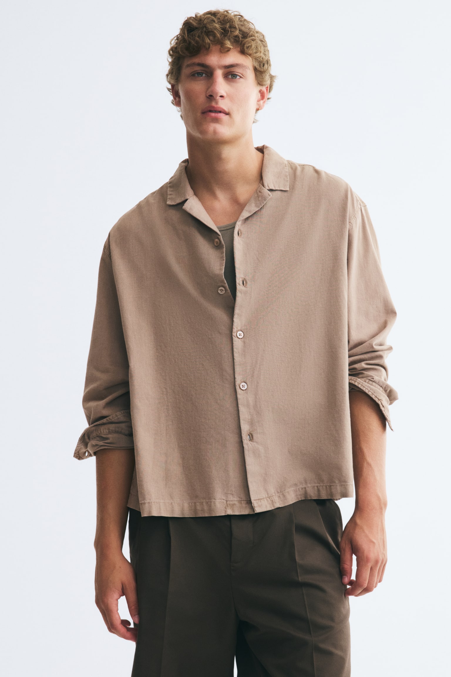 Мужская рубашка H&M Relaxed-Fit Long-Sleeved Cotton Resort, цвет: Бежевый — фото 3