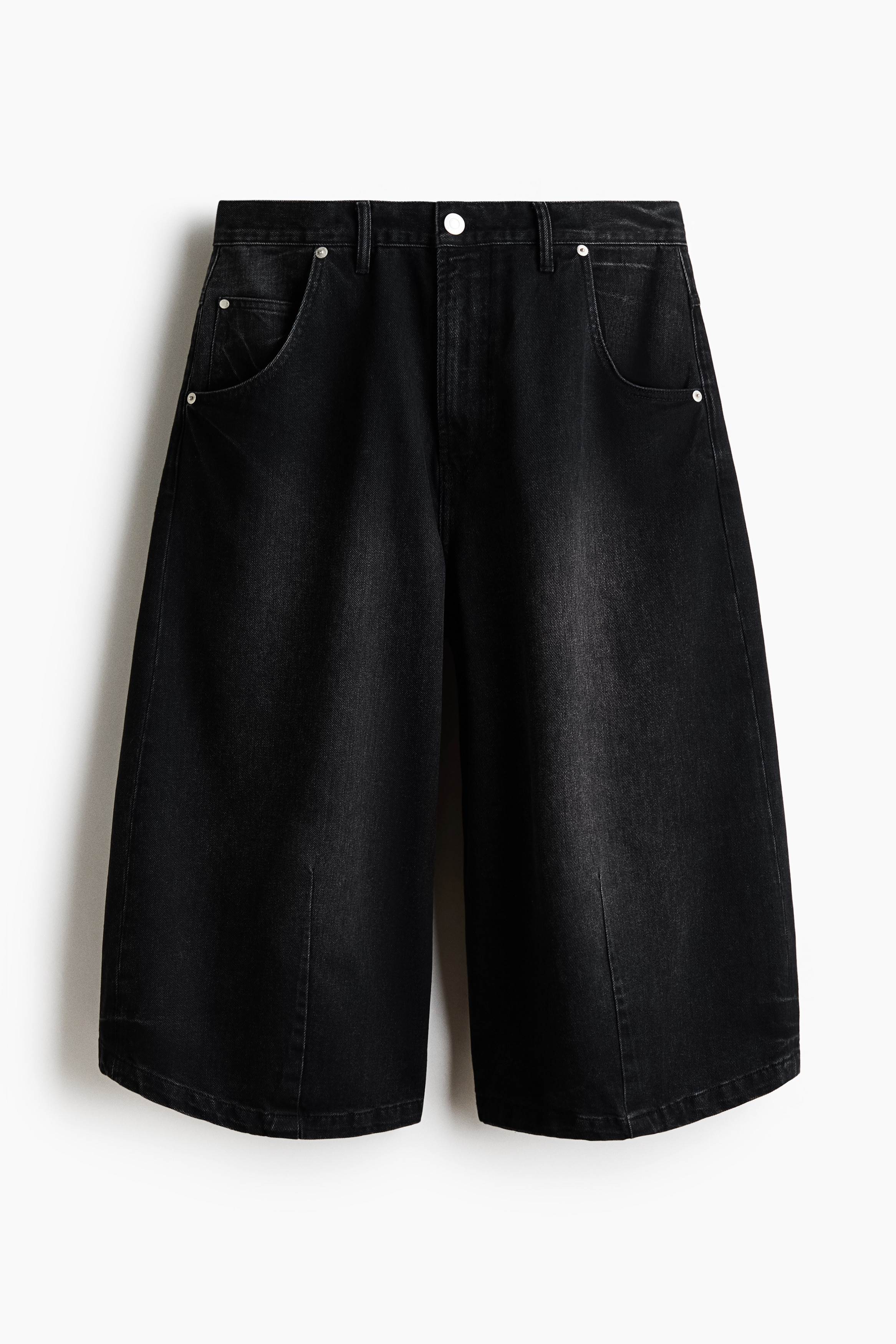 Baggy Barrel Denim shortModel
