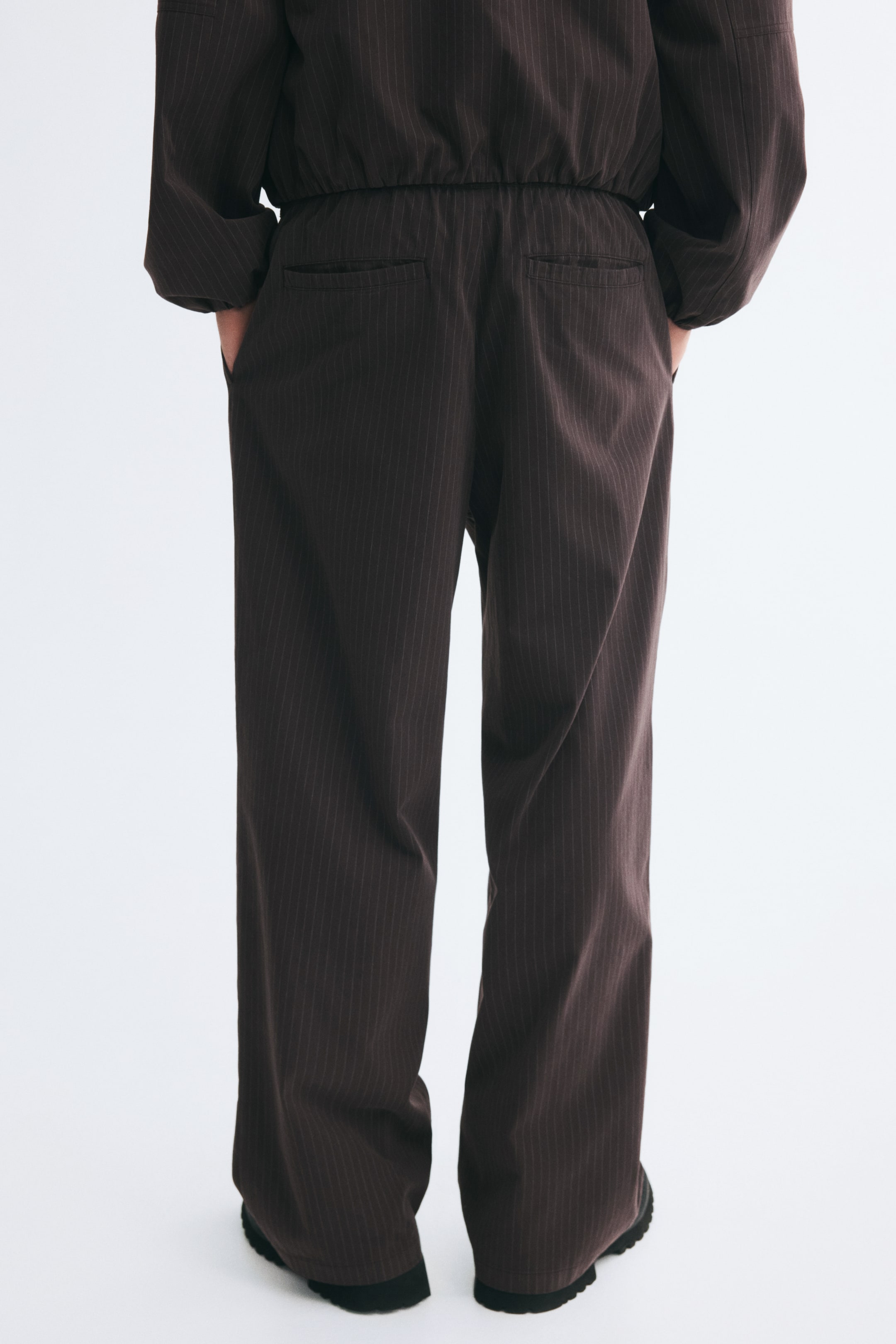 Loose-Fit Pleated Pants