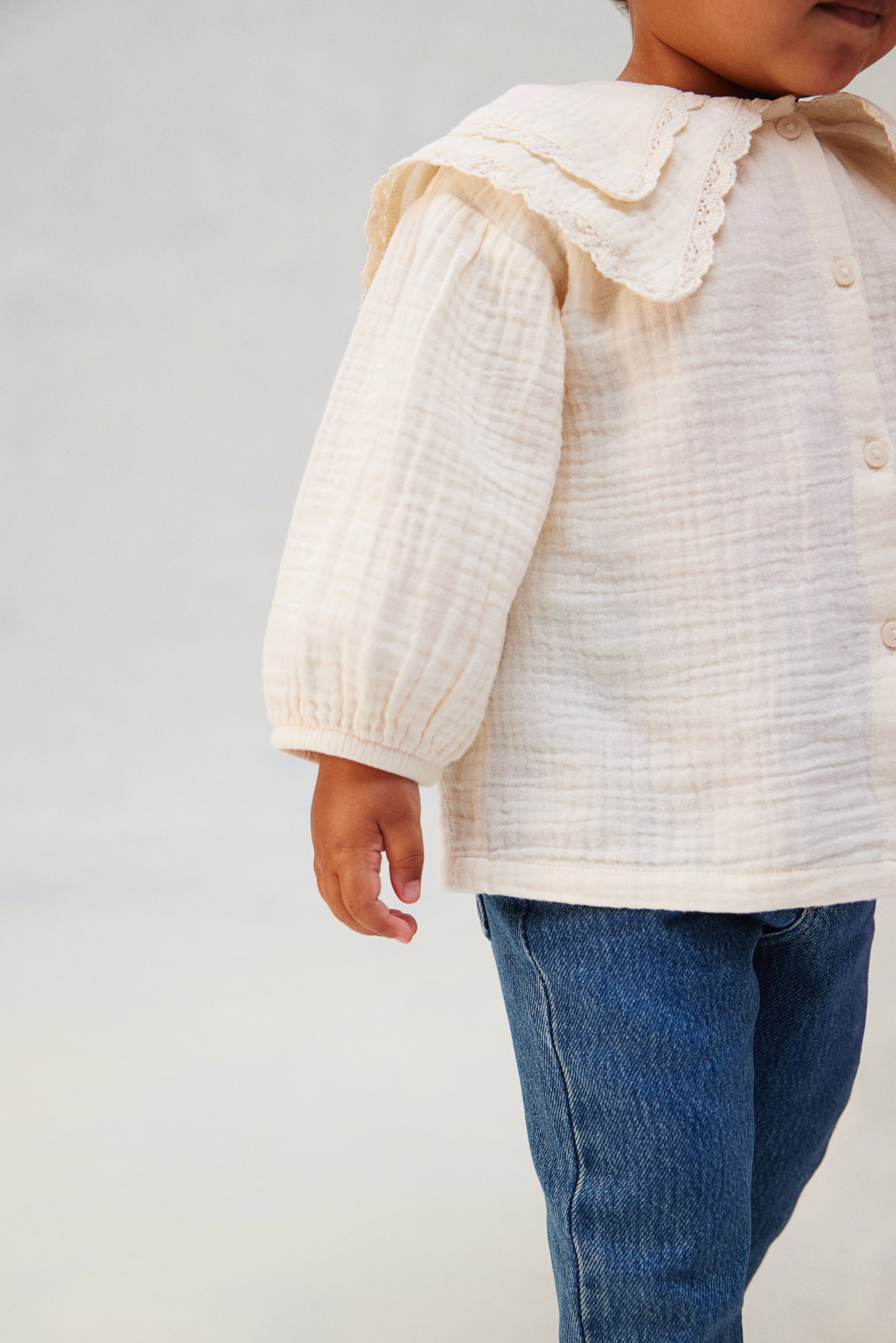 Lace-trimmed muslin blouse - Cream - 4