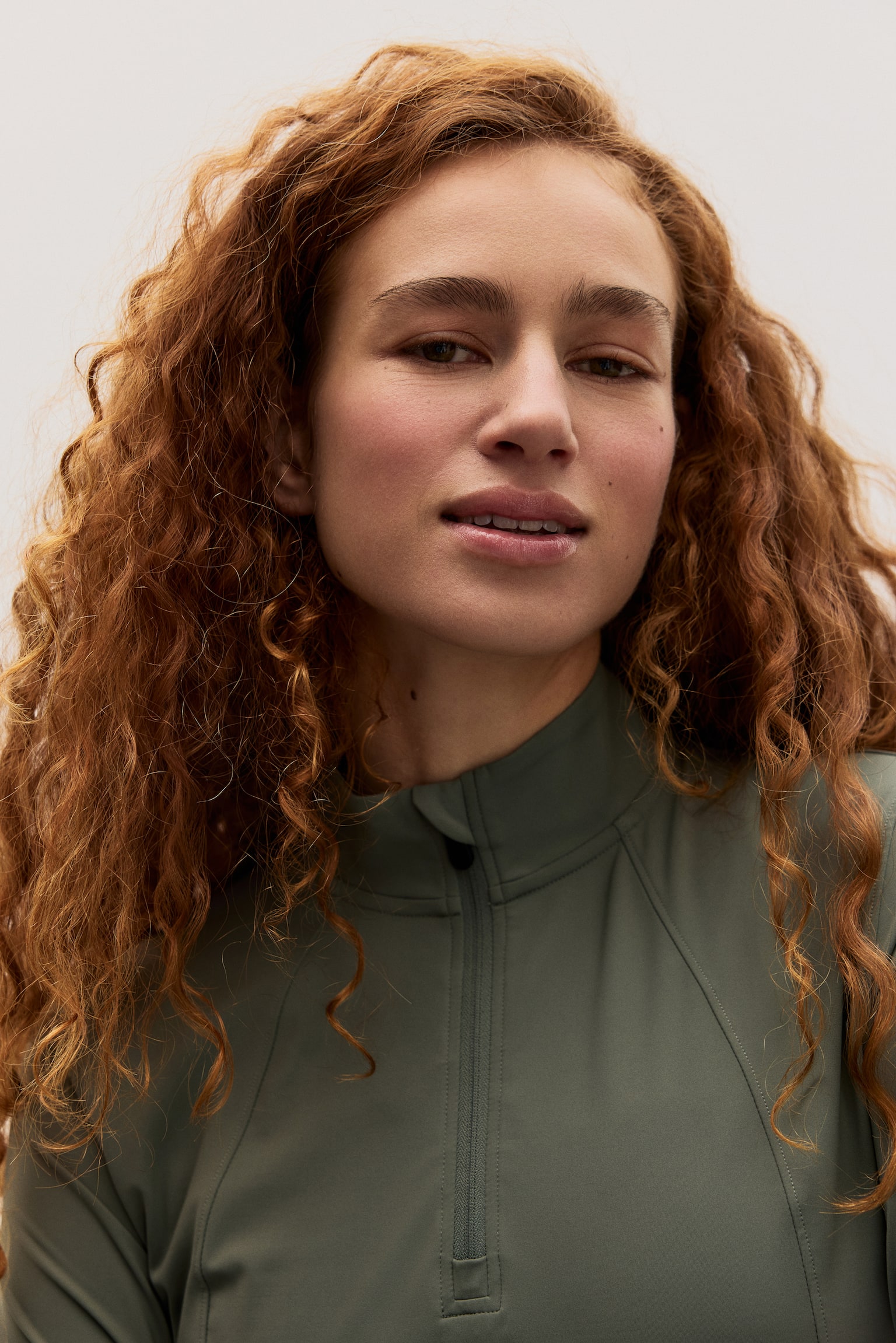 Zip-top sports top - Khaki green - 7