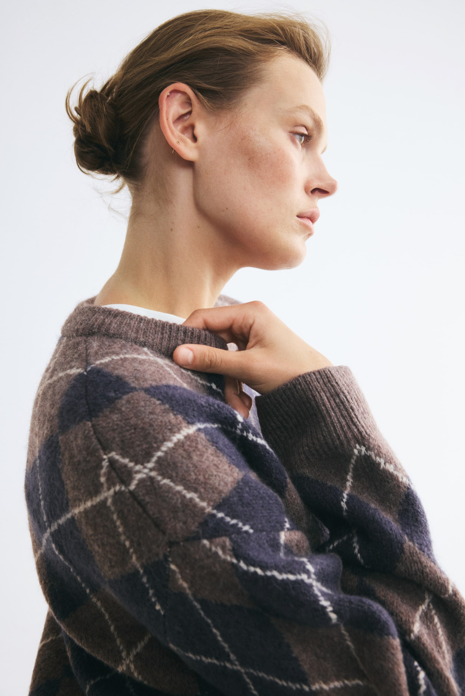 Женский свитер H&M Oversized Knit, цвет: Серо-коричневый / С ромбами — фото 3