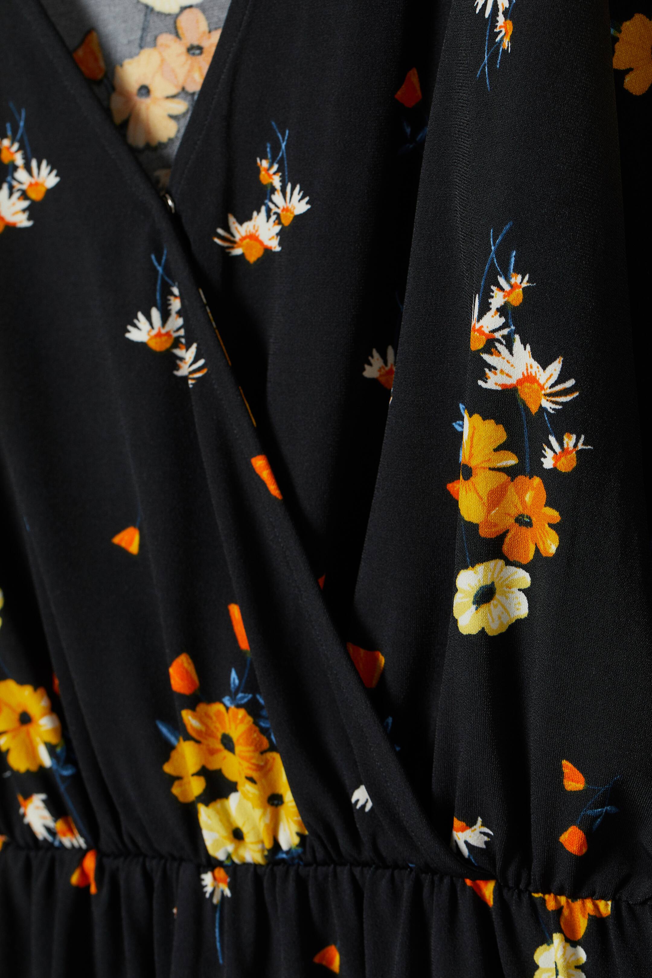 Ensemble à fine broderie fleurie et shorty - Noir
