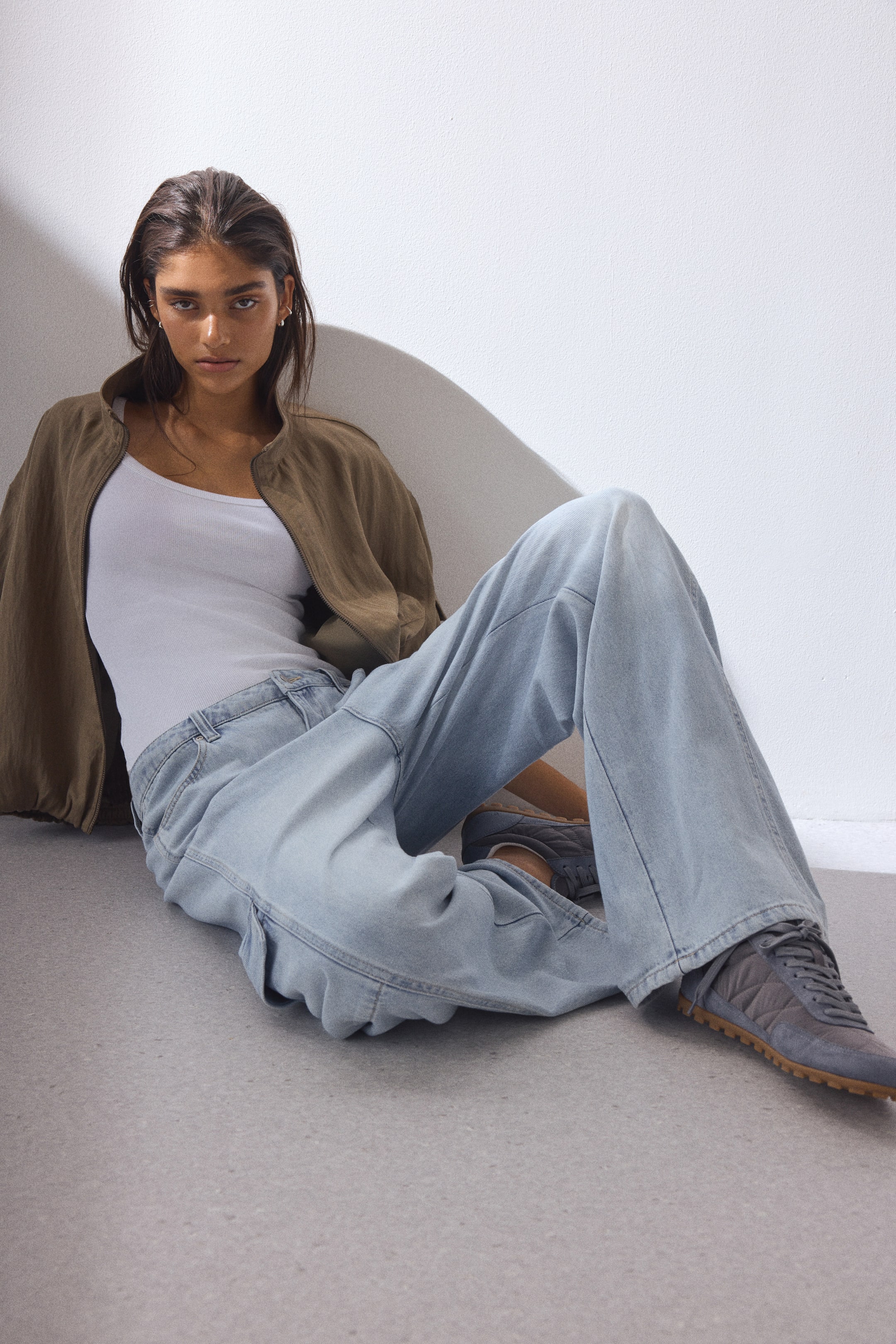 Wide-Leg Regular Waist Jeans