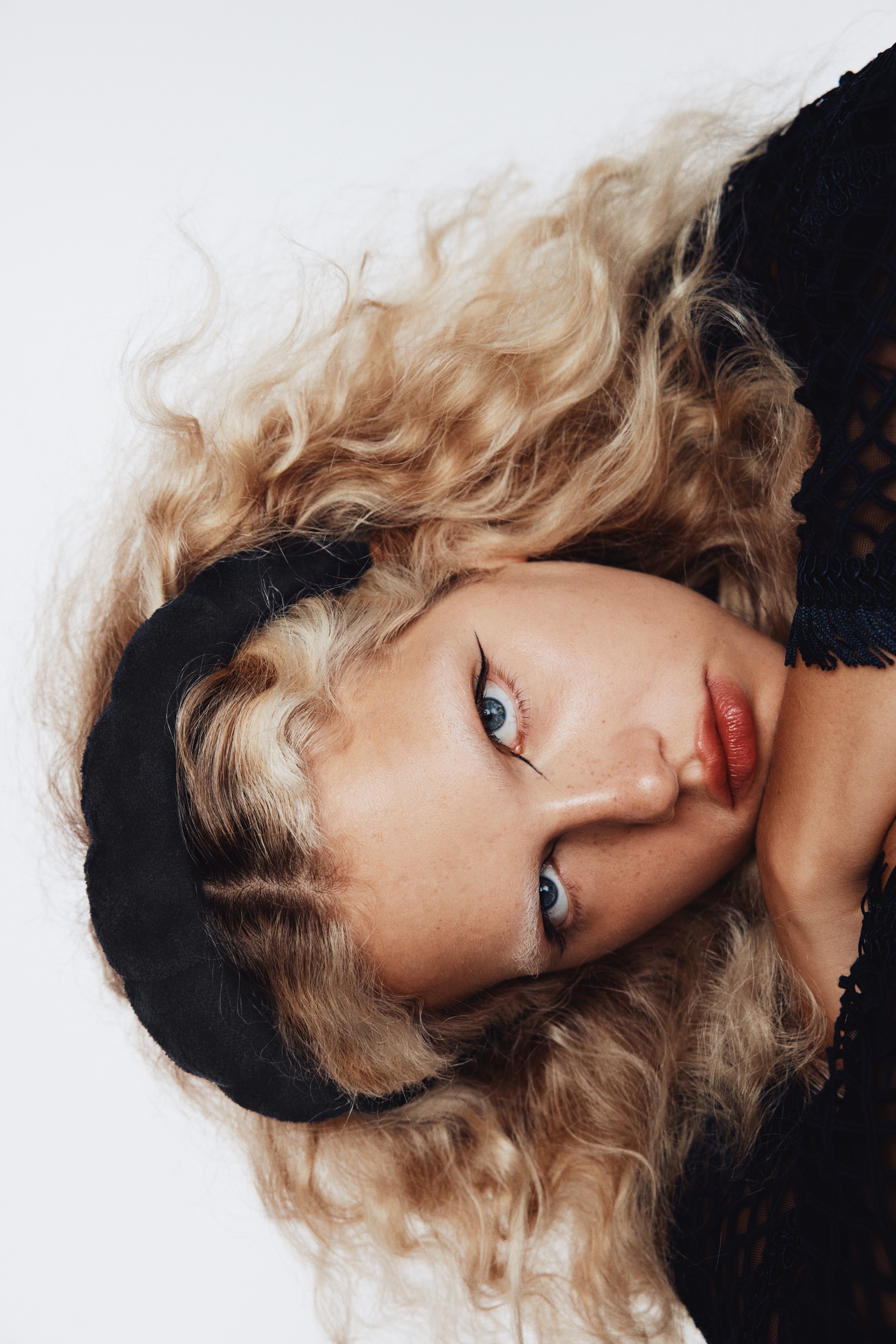 Fluffy beauty hairband - Black