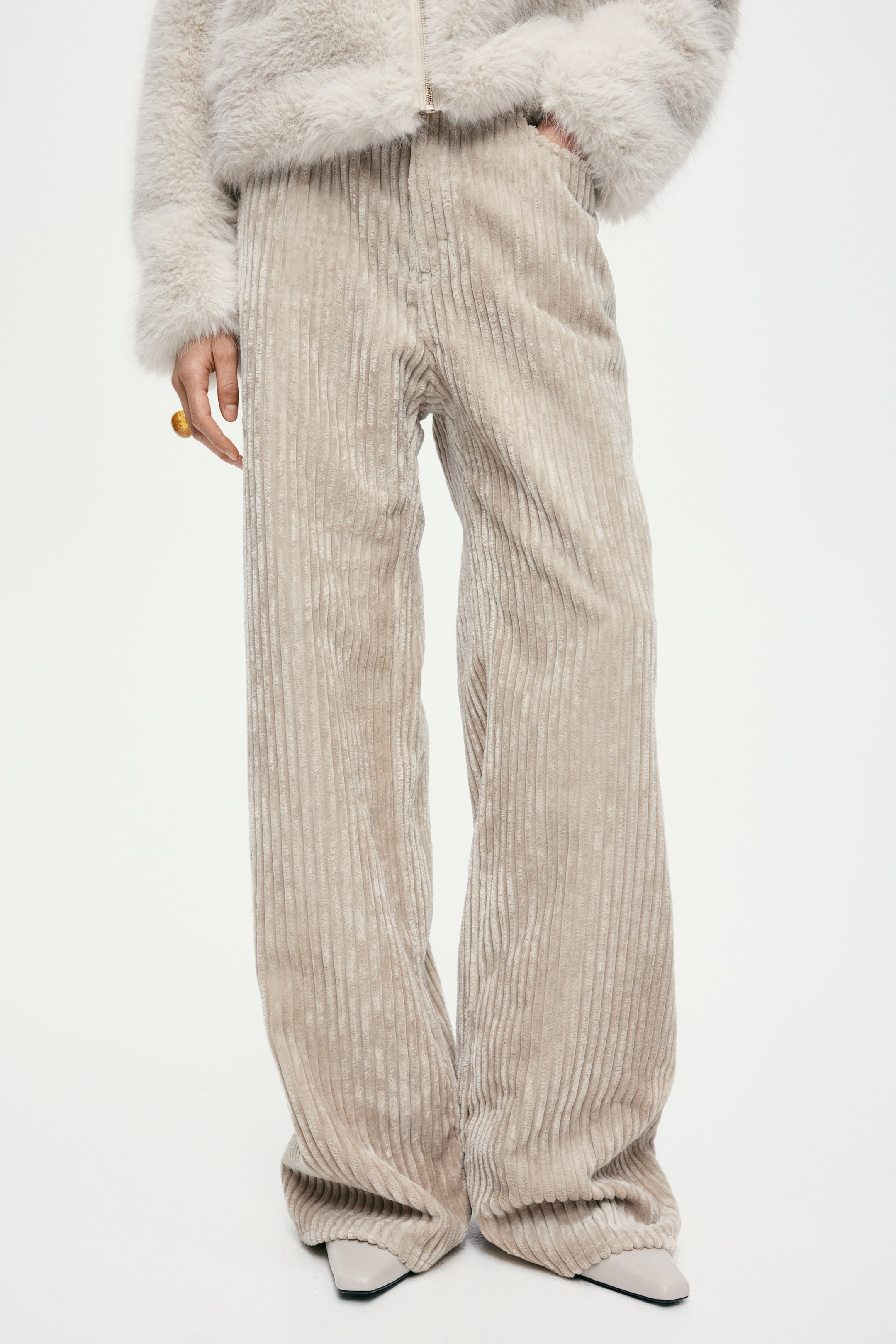 Agrandir l'image: Pantalon bootcut en velours côtelé - Beige - FEMME | H&M FR 1