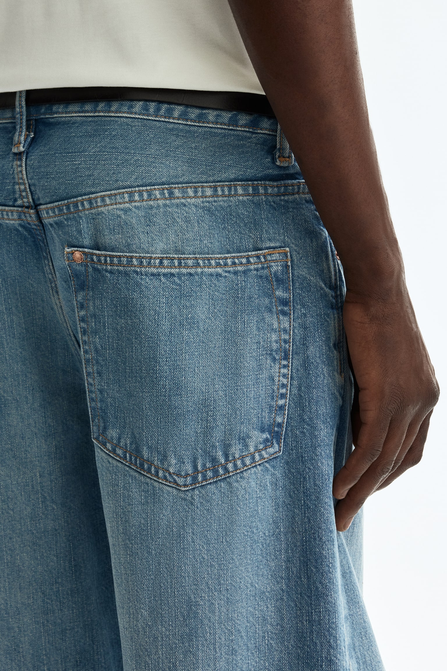 Loose Straight Jeans - Light denim blue/Black/Denim blue/Dark grey/Denim blue/Denim blue/Brown/Denim blue - 4