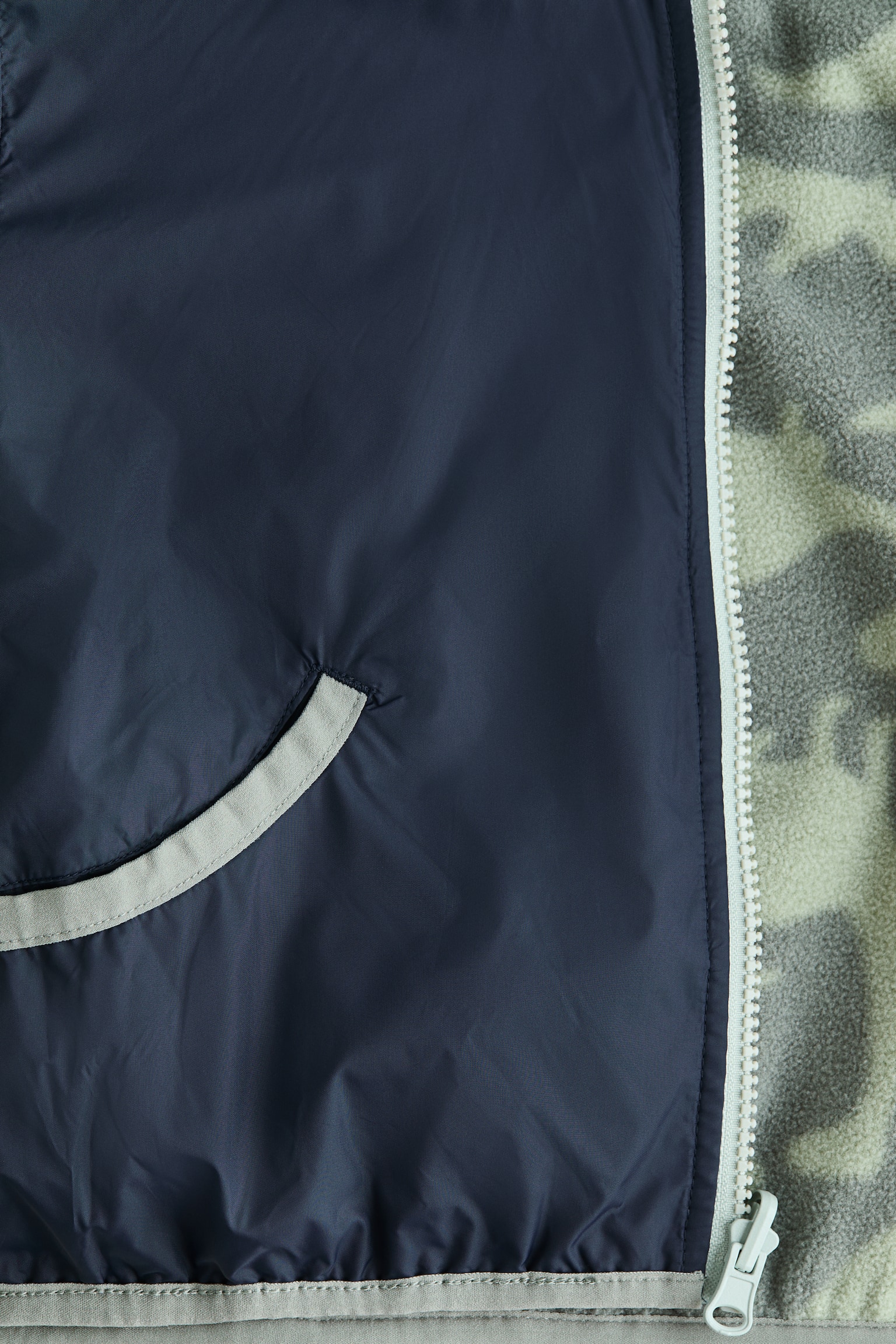 フリース×ナイロン リバーシブルジャケット - グリーン／恐竜 - 4