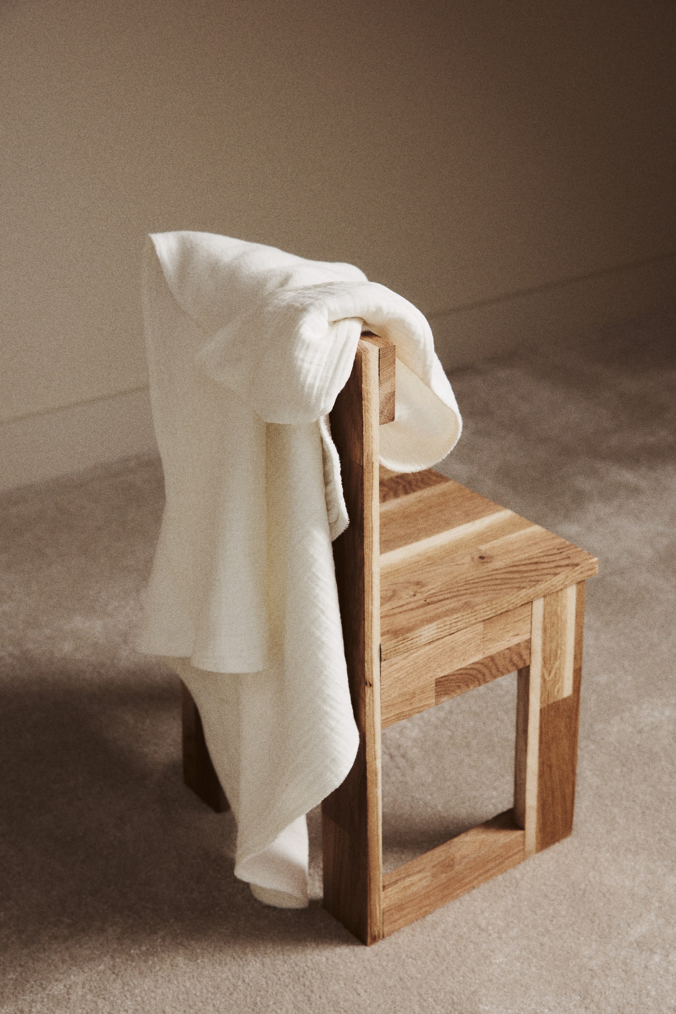 Grotere afbeelding bekijken: Badcape van mousseline met kap - Wit - HOME | H&M BE 1