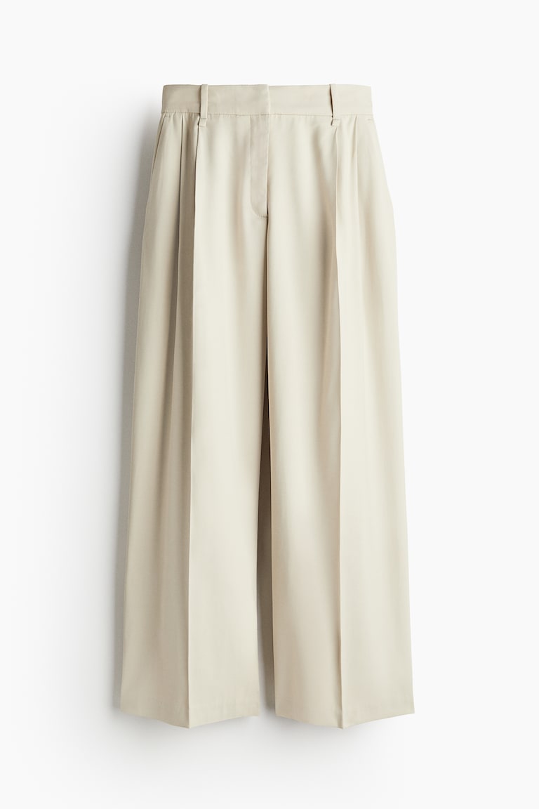 Široke pantalone elegantnog kroja