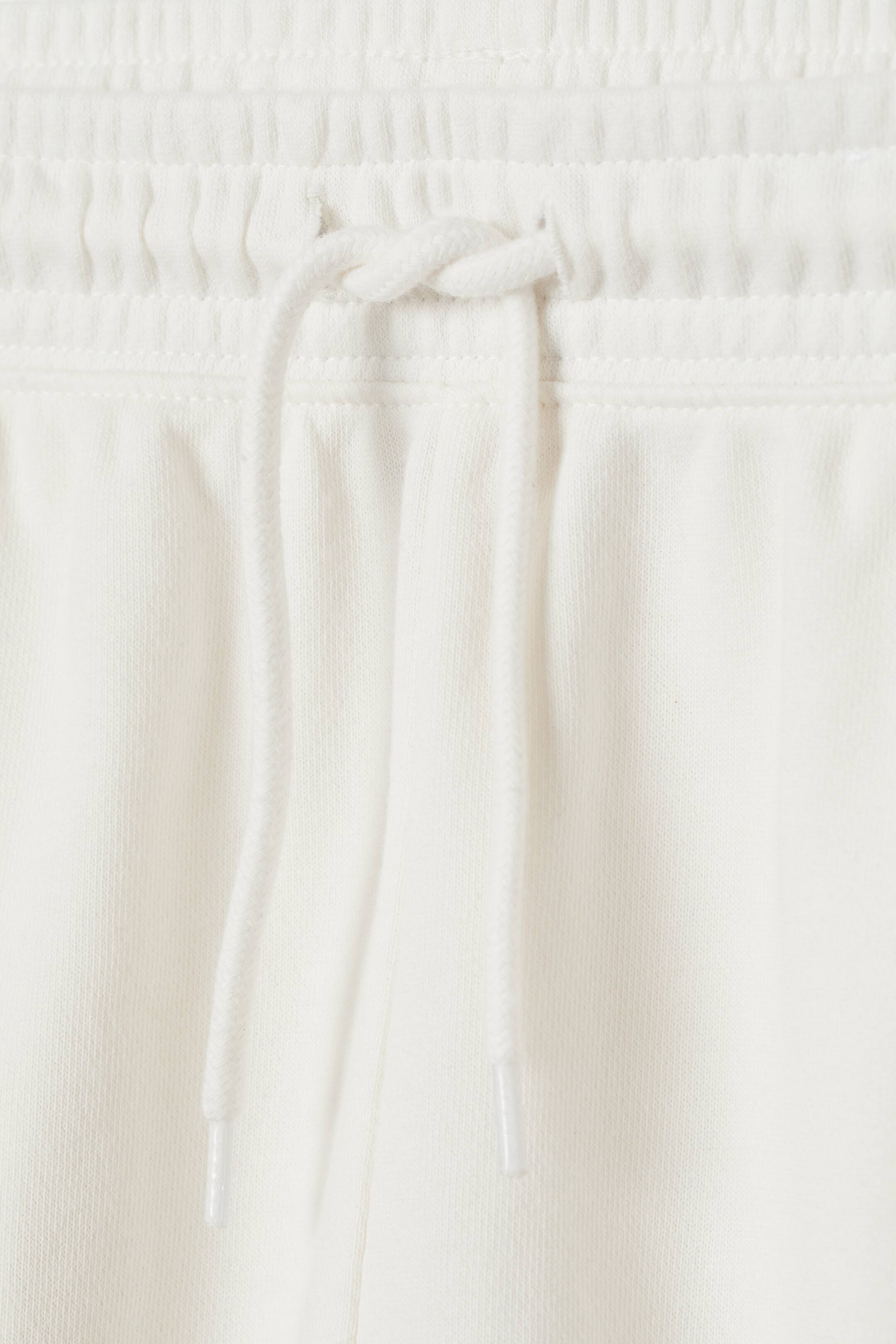 Wide sweatshirt shorts - High waist - Short - Cream - Ladies | H&M GB