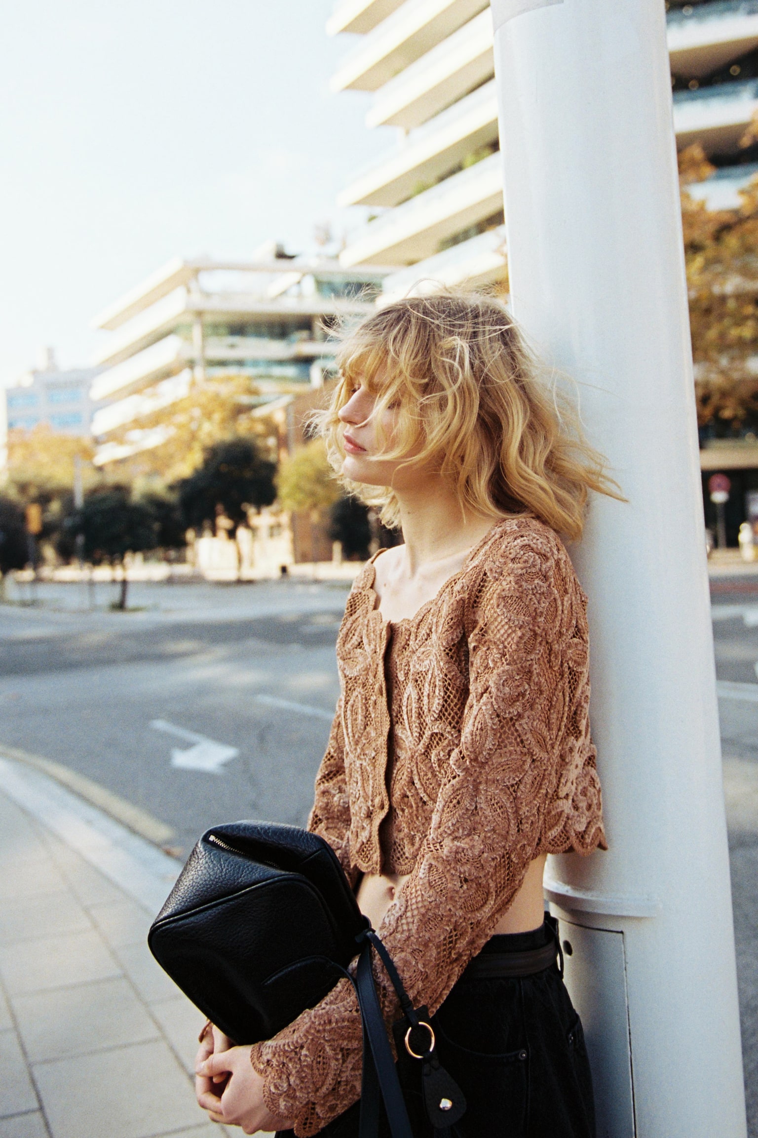 Cropped crochet-look top - Dark beige - 1