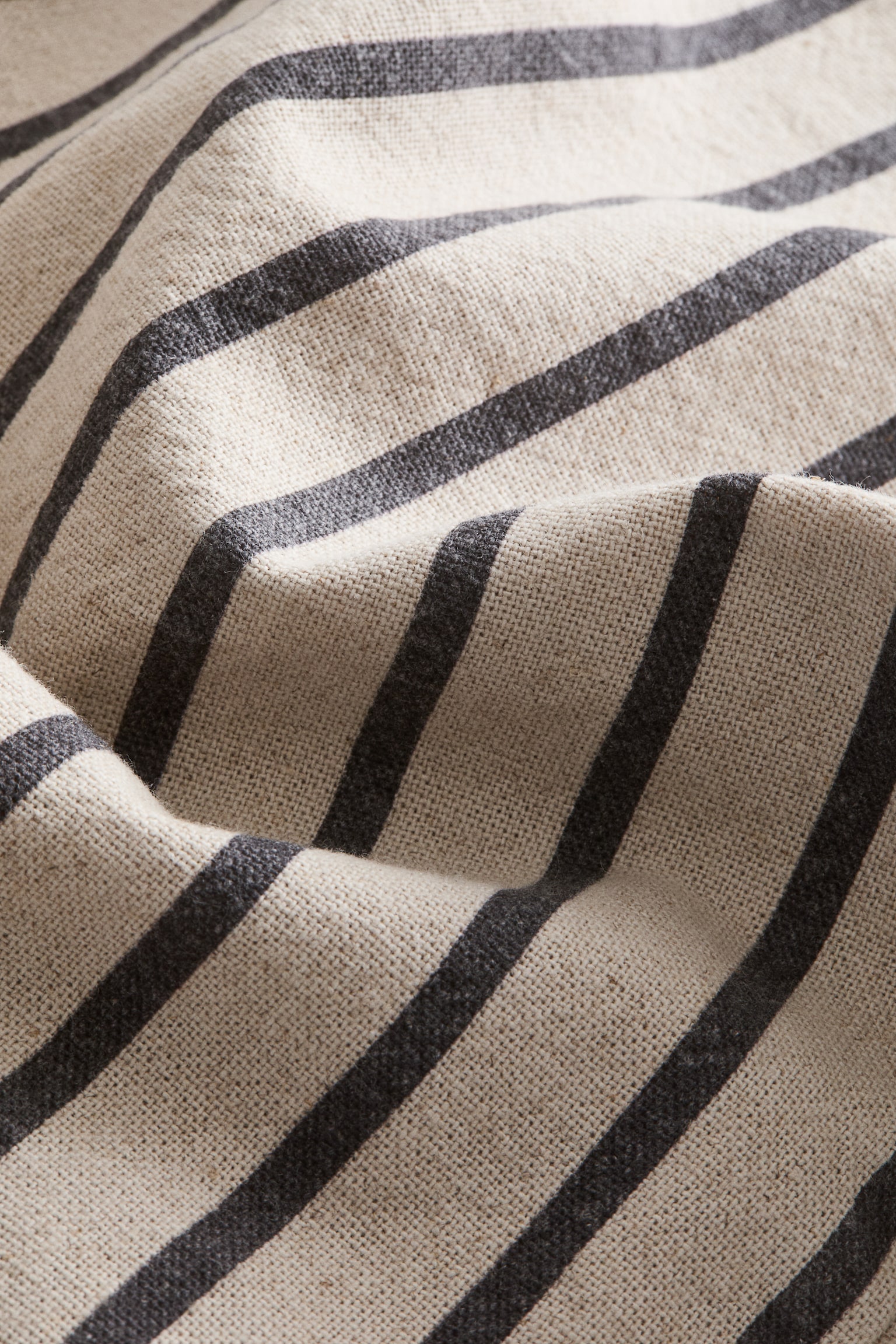 Linen-blend cushion cover - 2