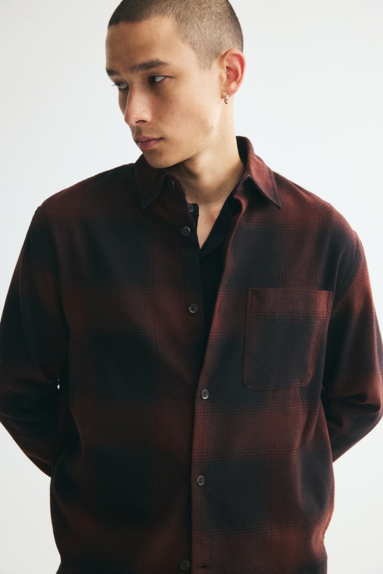 Мужская рубашка H&M Loose-Fit Flannel, цвет: Коричневый / Клетчатый — фото 3