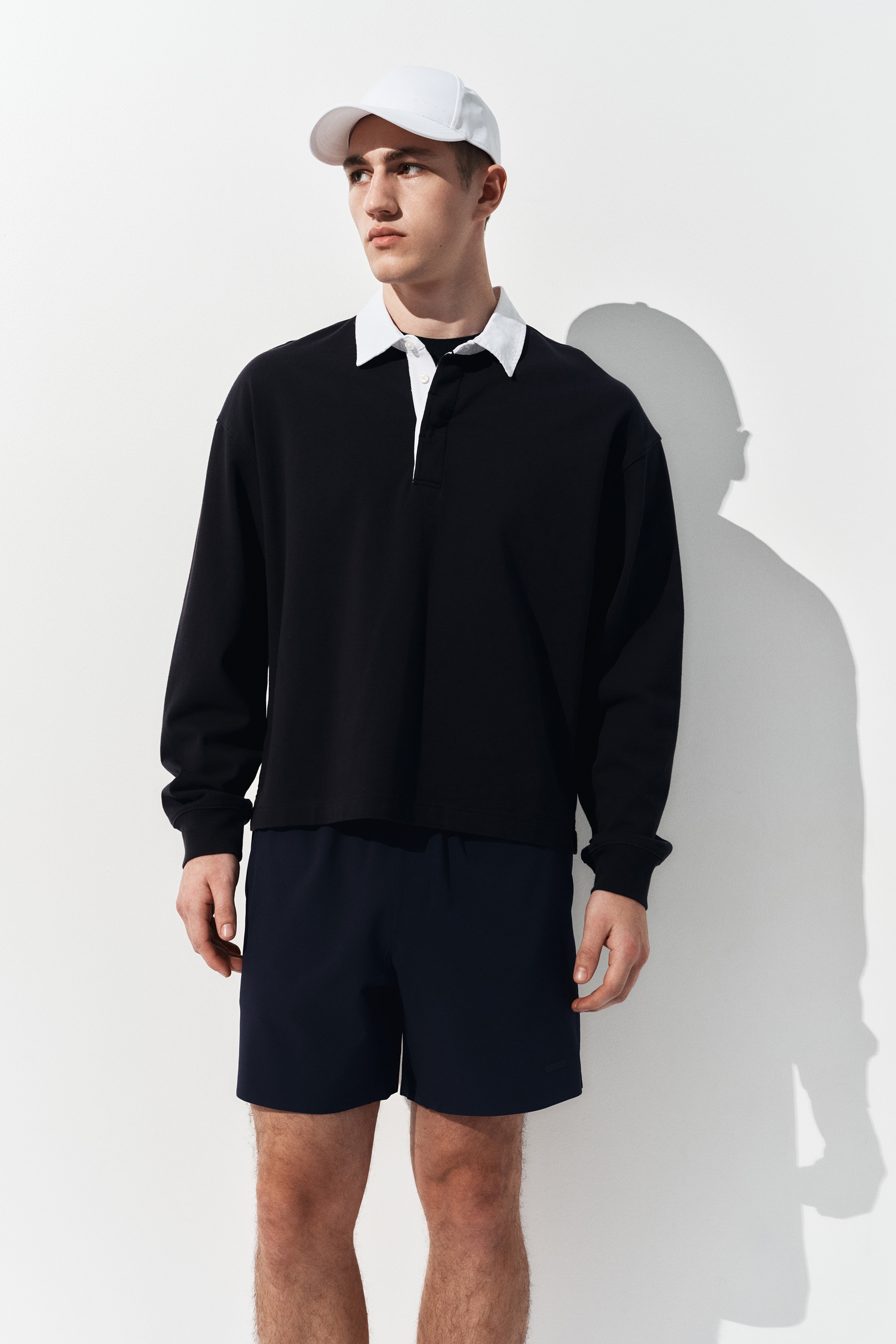 レギュラーフィット スポーツショートパンツ DryMove™ - Dark blue/White/Dark brown