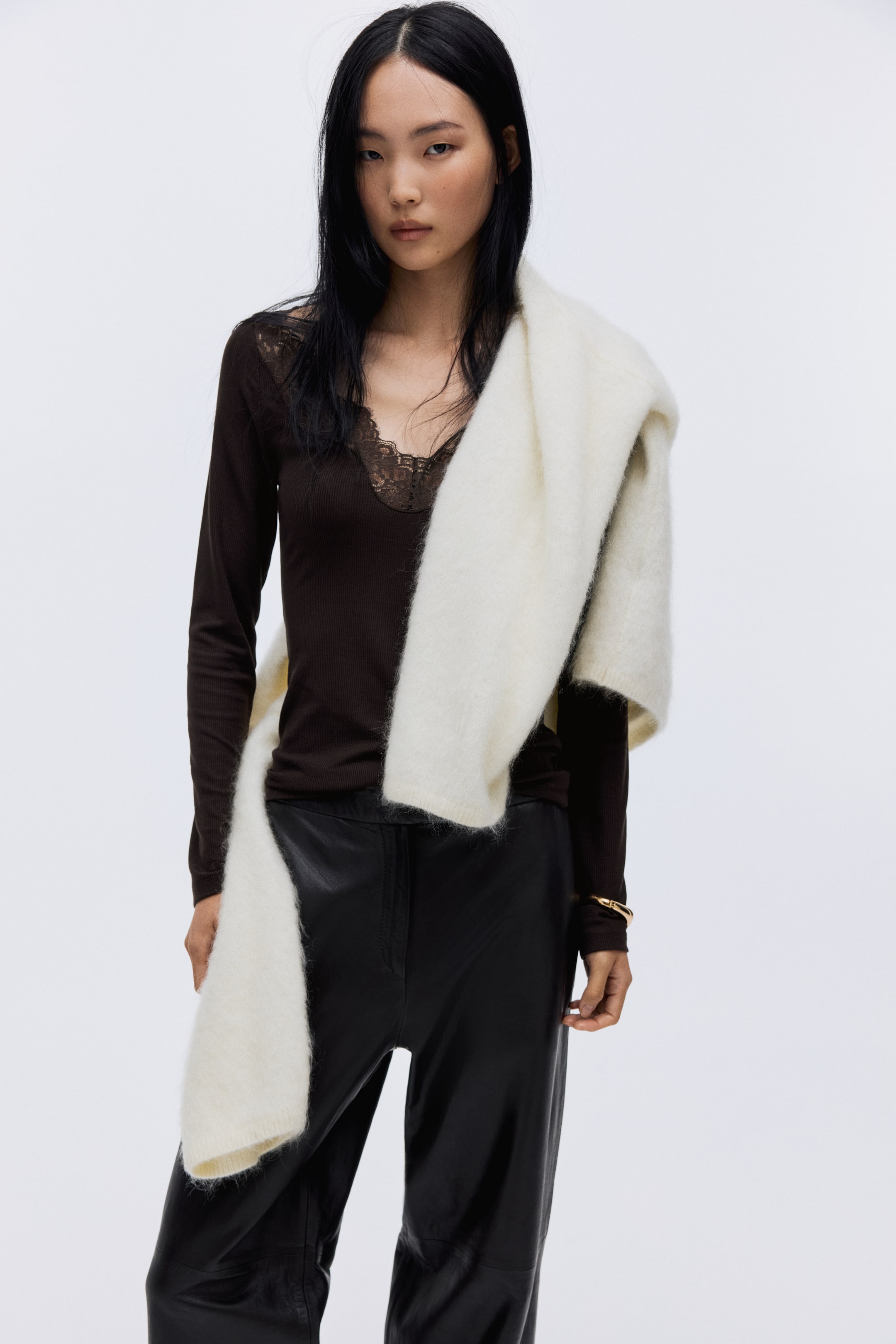 Grösseres Bild ansehen: Shirt mit Spitzenbesatz - Dunkelbraun - DAMEN | H&M CH 1