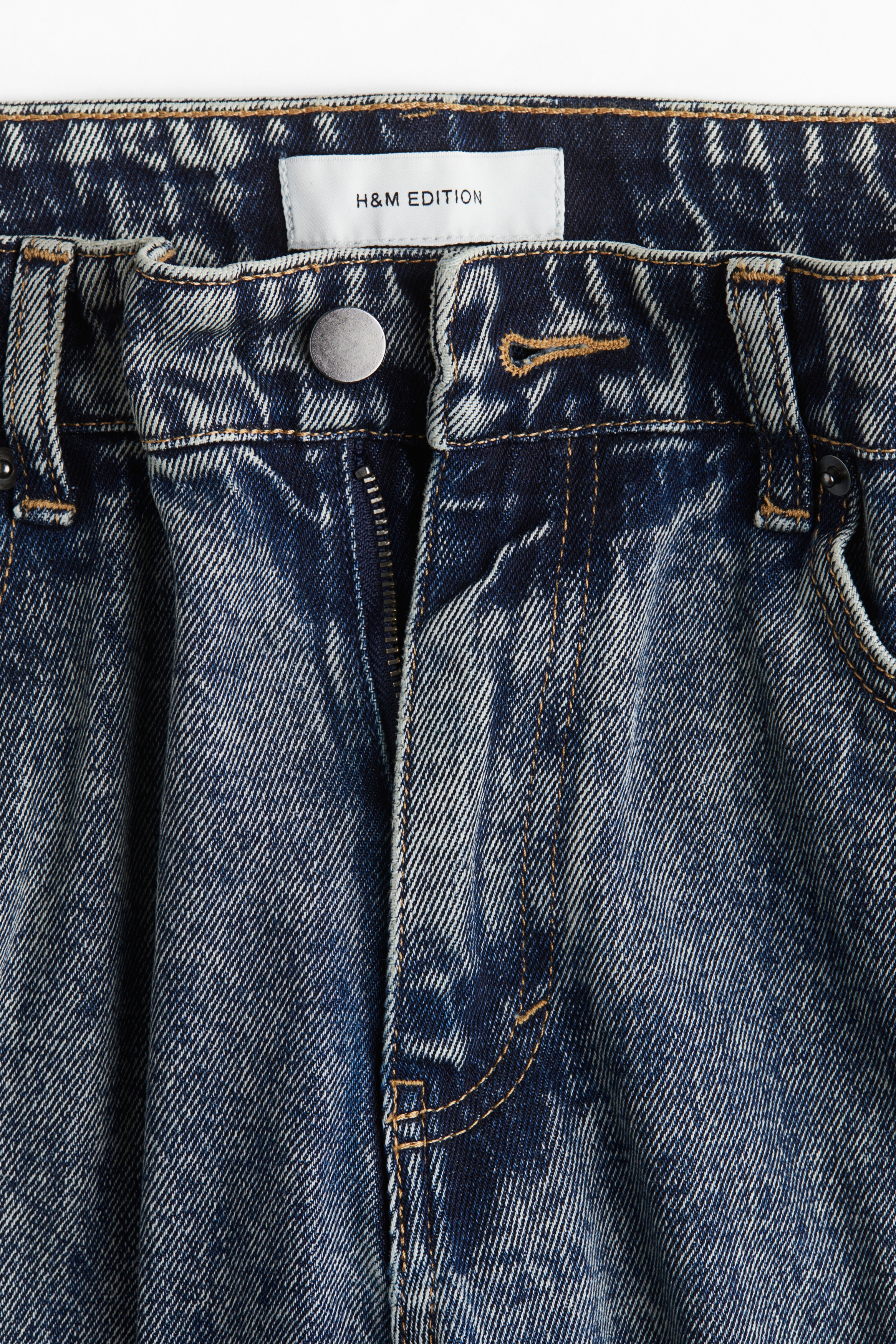 Straight-leg jeans