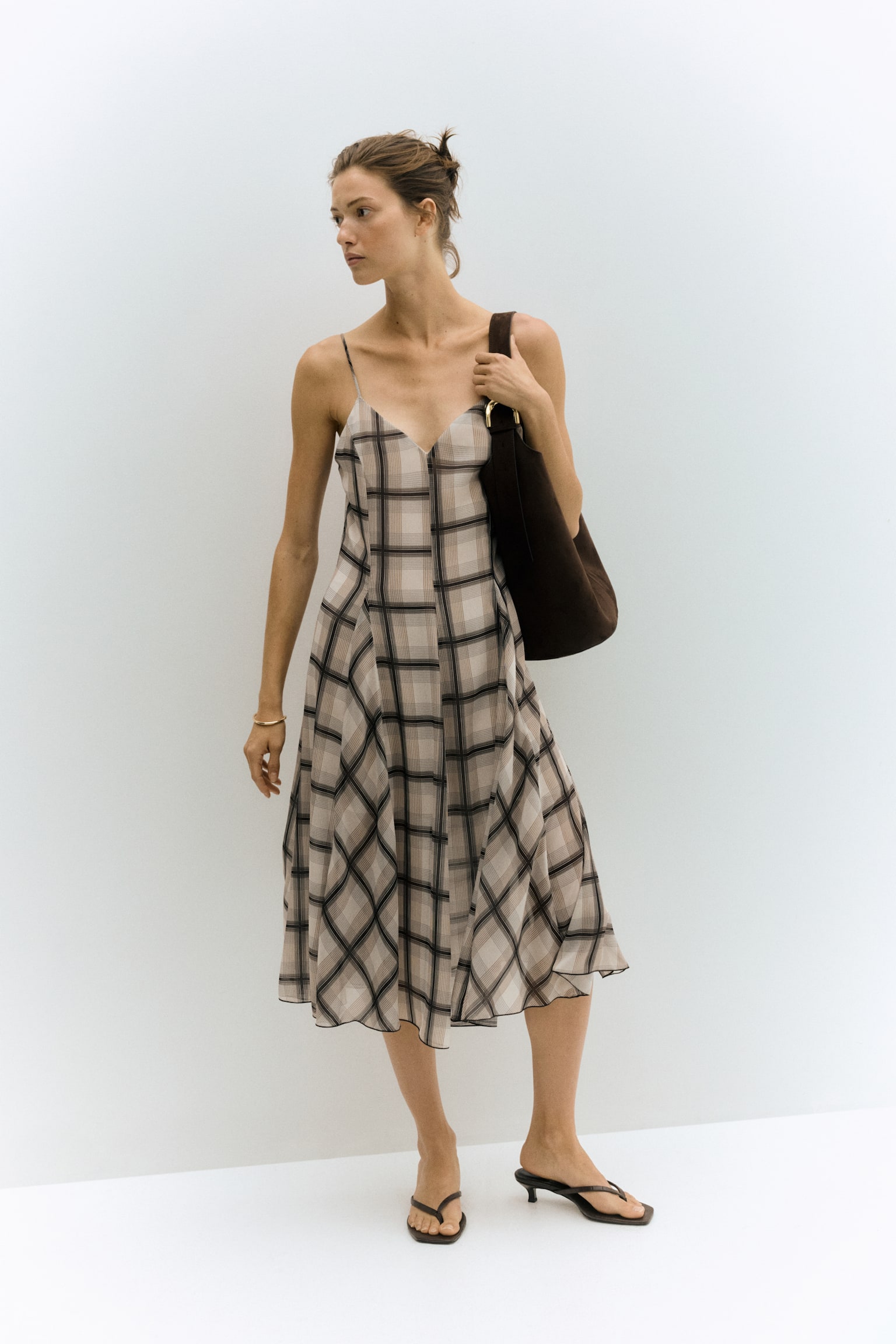 Váy hai dây xoè - Màu be nhạt/Kẻ ca rô - 4