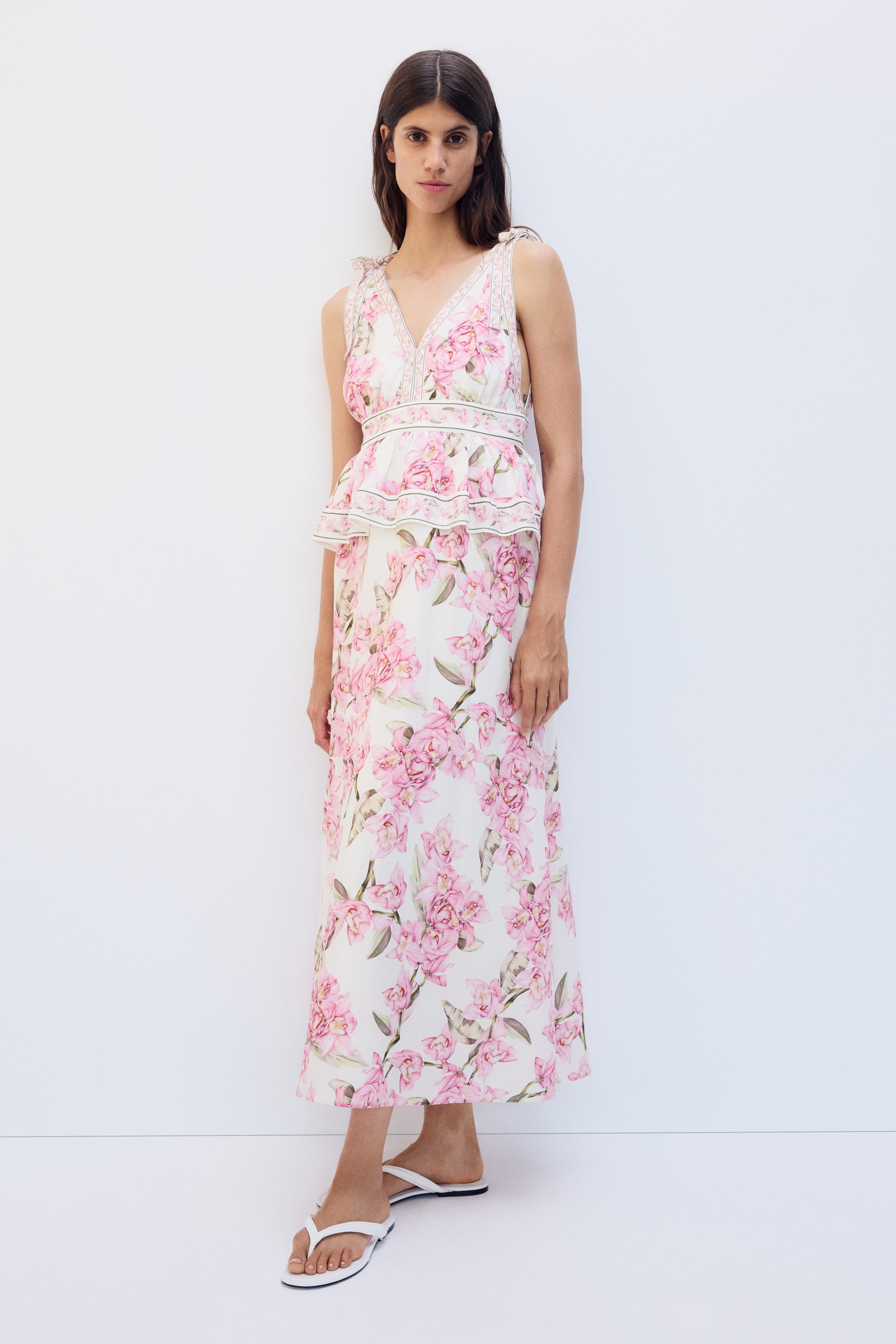 Vis større bilde: MAMA Ammekjole i linmiks - Cream/Blomstret - Ladies | H&M NO 1