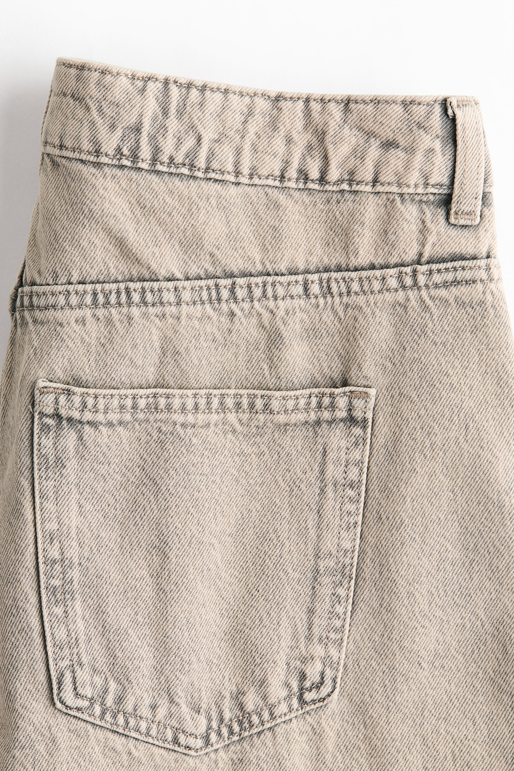 Barrel-Leg High-Waist Jeans