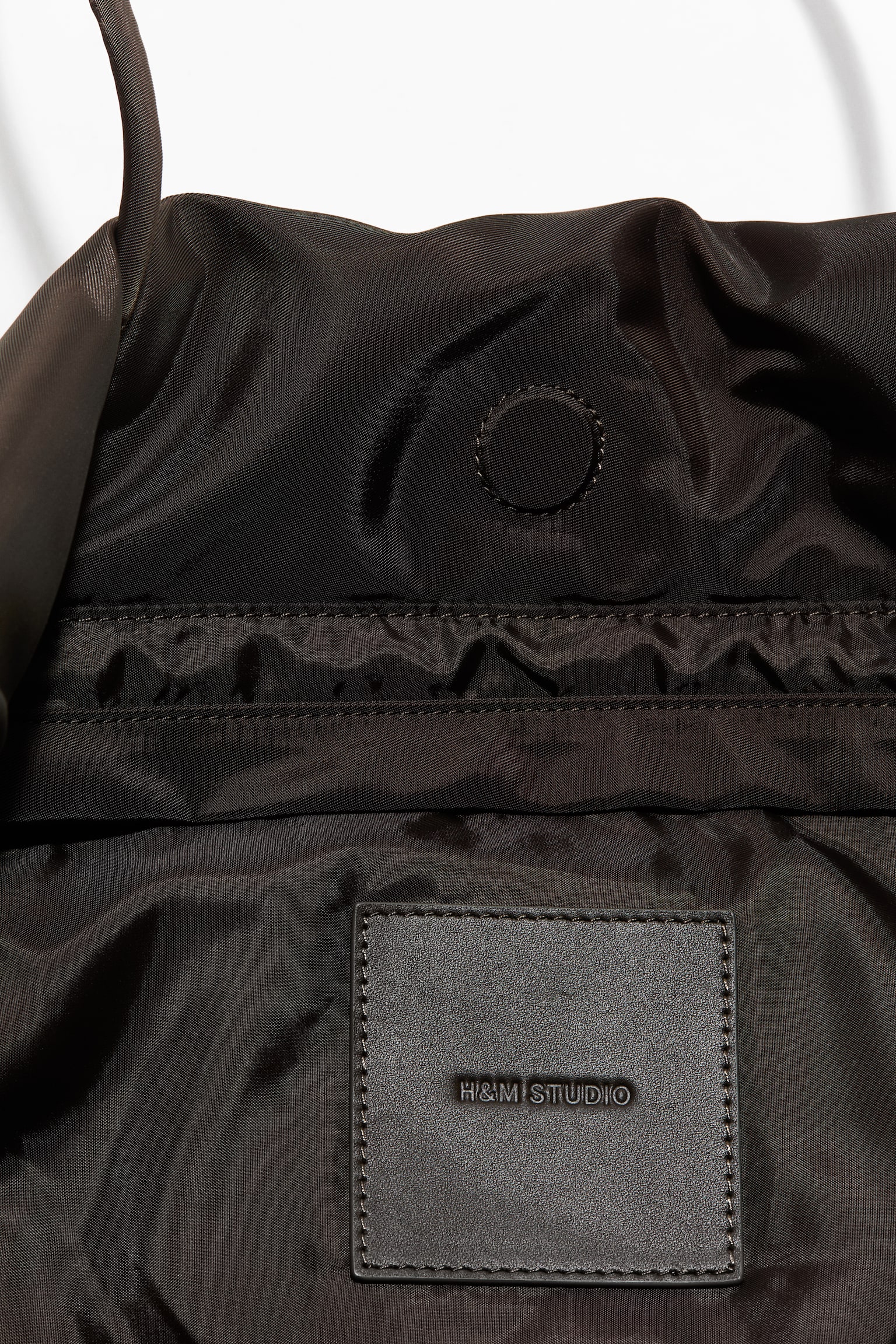 Женская сумка H&M Extra-Large Padded Shopper, цвет: Тёмный серо-коричневый — фото 6