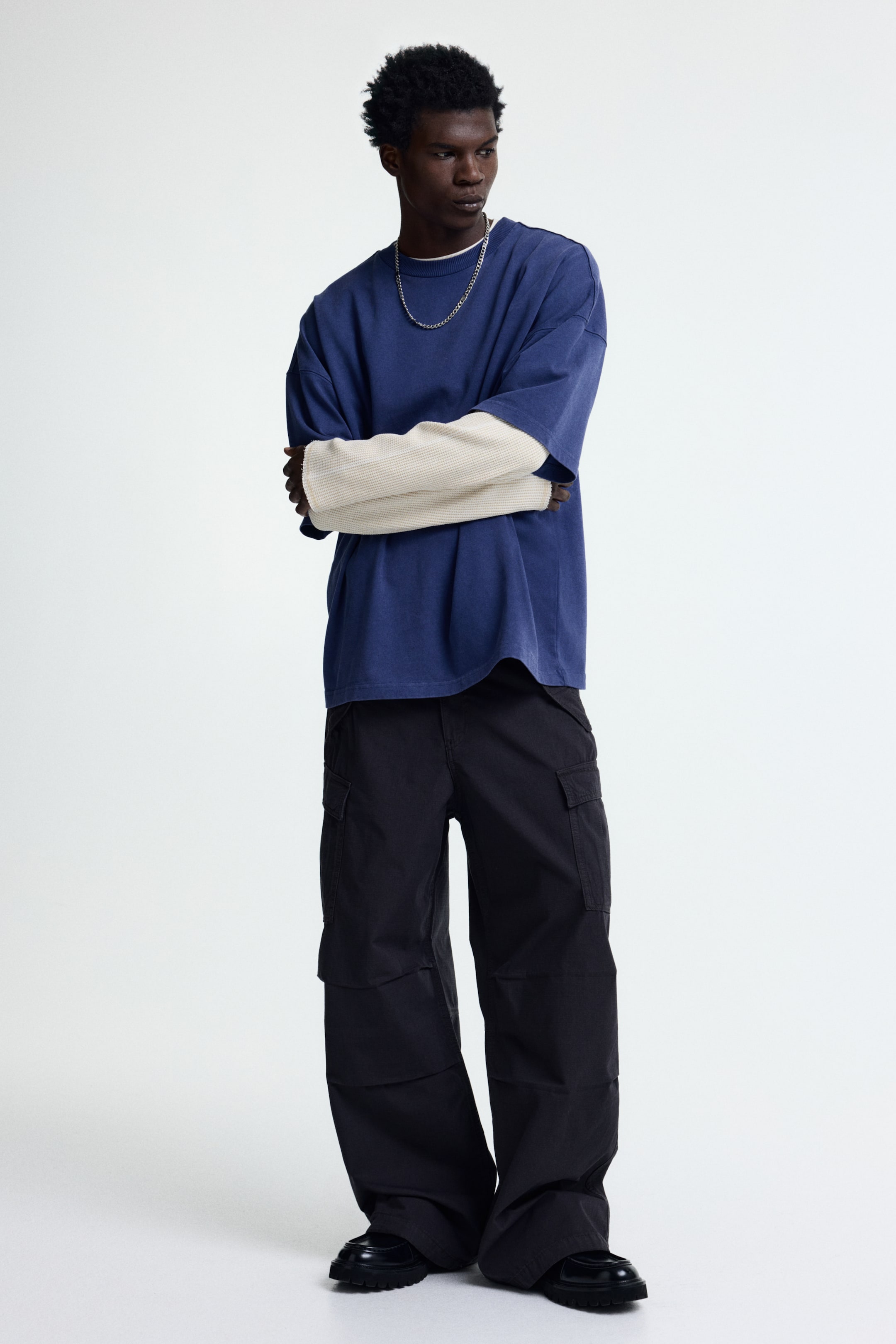 拡大画像を表示: Oversized Fit T-shirt - ダークブルー - Men | H&M JP 2