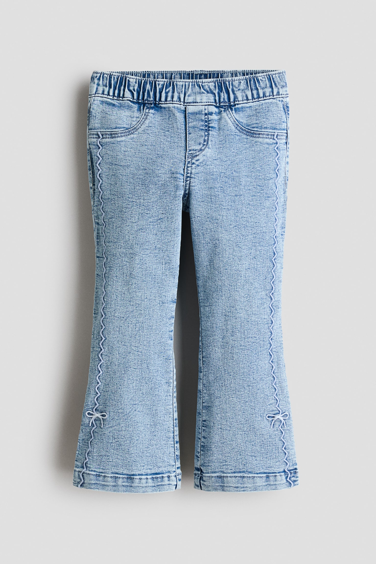 Quần jean ống loe có chi tiết thêu - Màu xanh denim nhạt/Màu xanh denim/Màu đen denim - 1