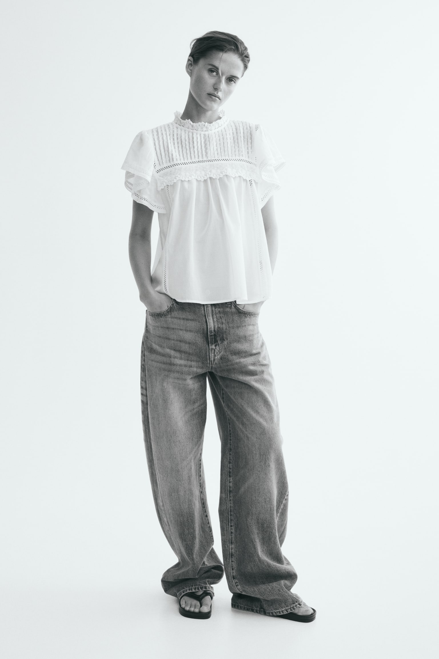 Lace-trimmed flutter-sleeved blouse - White/Light pink - 1