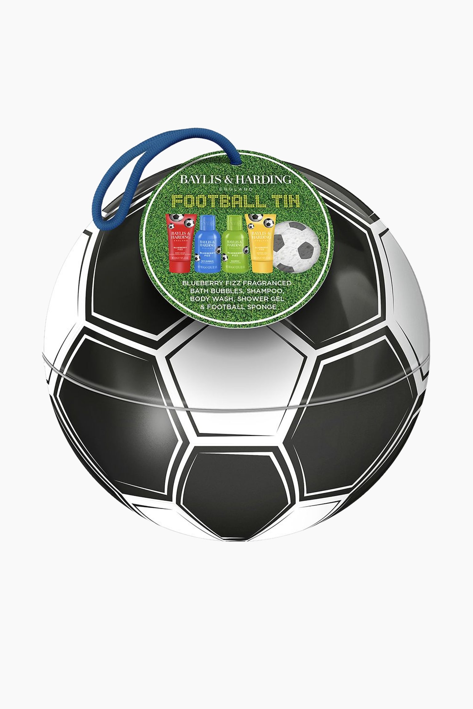 Ett sfÃ¤riskt presentset i plÃ¥t, utformat fÃ¶r att se ut som en svartvit fotboll, har ett blÃ¥tt repÃ¶glehandtag upptill. En rund grÃ¶n etikett med grÃ¤sliknande struktur hÃ¤nger frÃ¥n Ã¶glan och visar illustrationer av de medfÃ¶ljande toalettartiklarna.