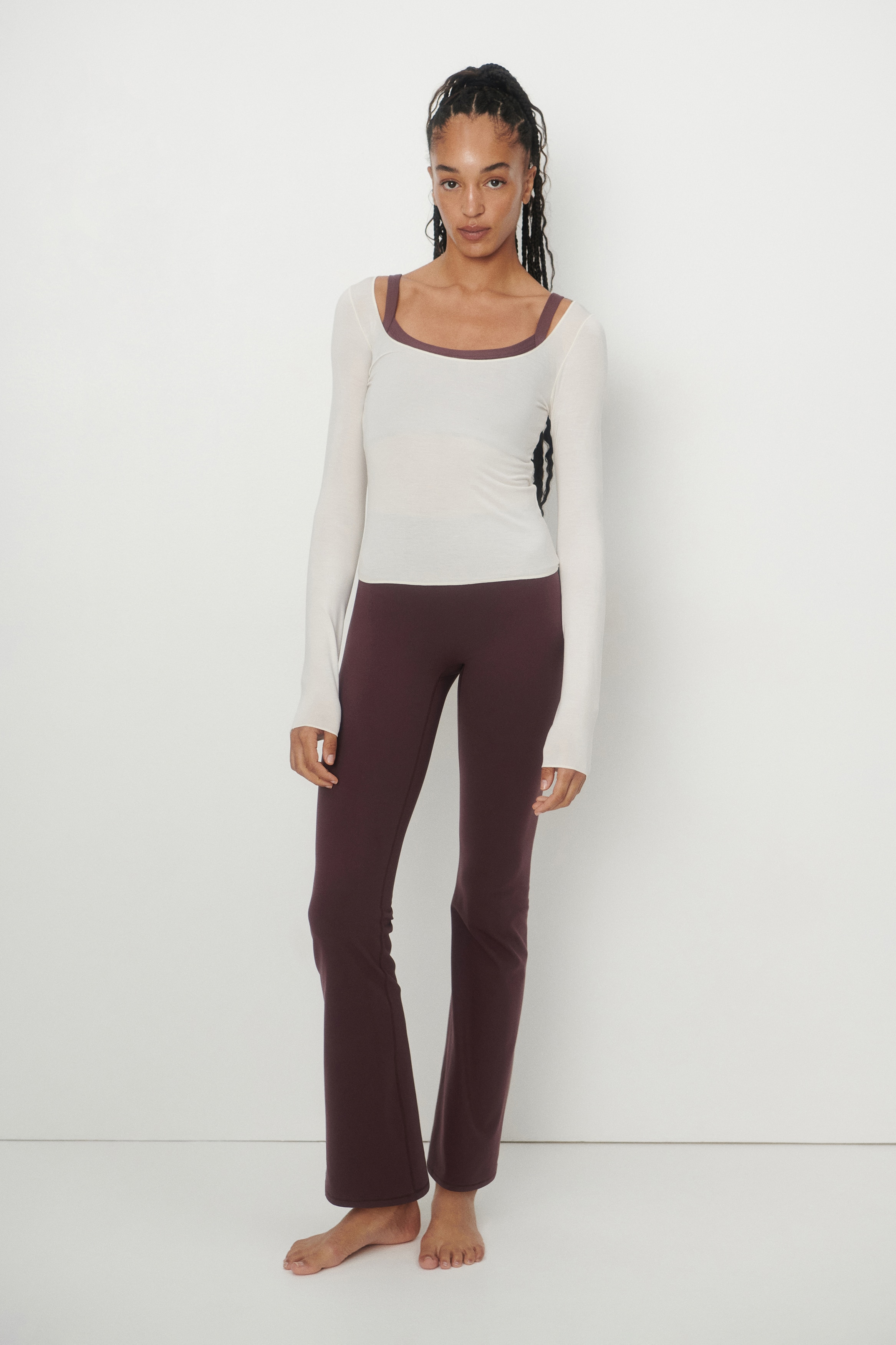 Quần legging yoga ống loe SoftMove™ - Màu quả mọng/Màu mận sô cô la/Màu nâu ấm/Choco mocha/Màu be đào/Màu đen/Màu hoa thạch nam đậm/Màu xám đậm/Màu hồng pastel