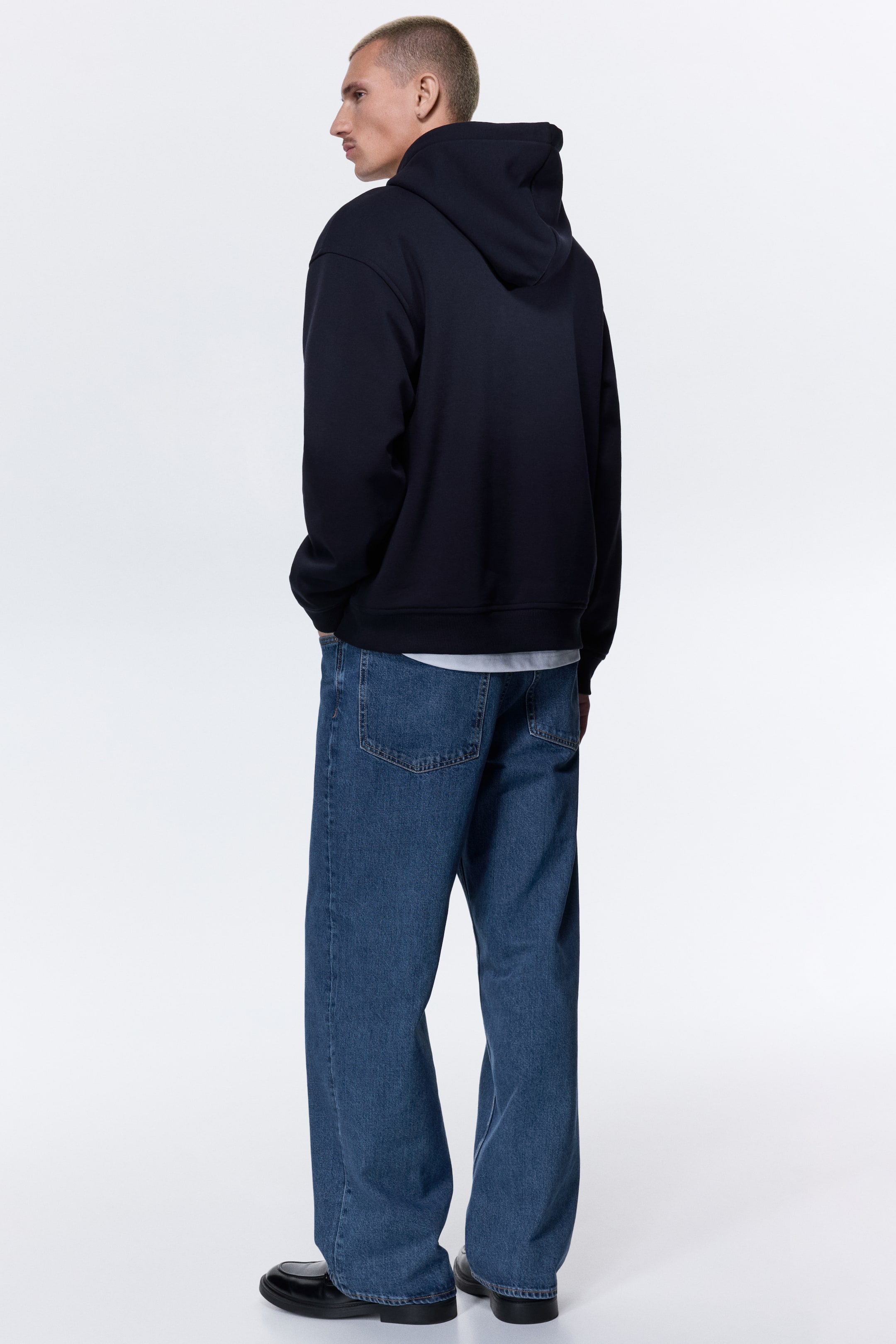 Visa större bild: Huvtröja Loose Fit - Marinblå - HERR | H&M SE 4