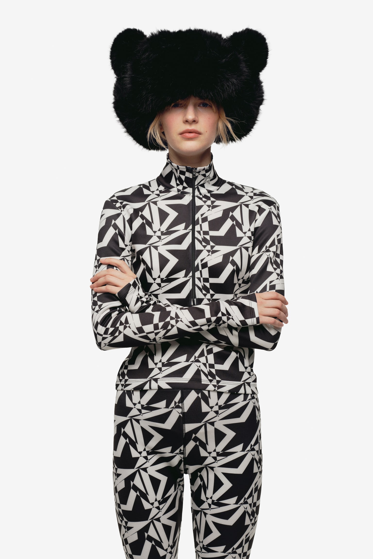 프린트 터틀넥 탑 - 블랙/화이트 - 1